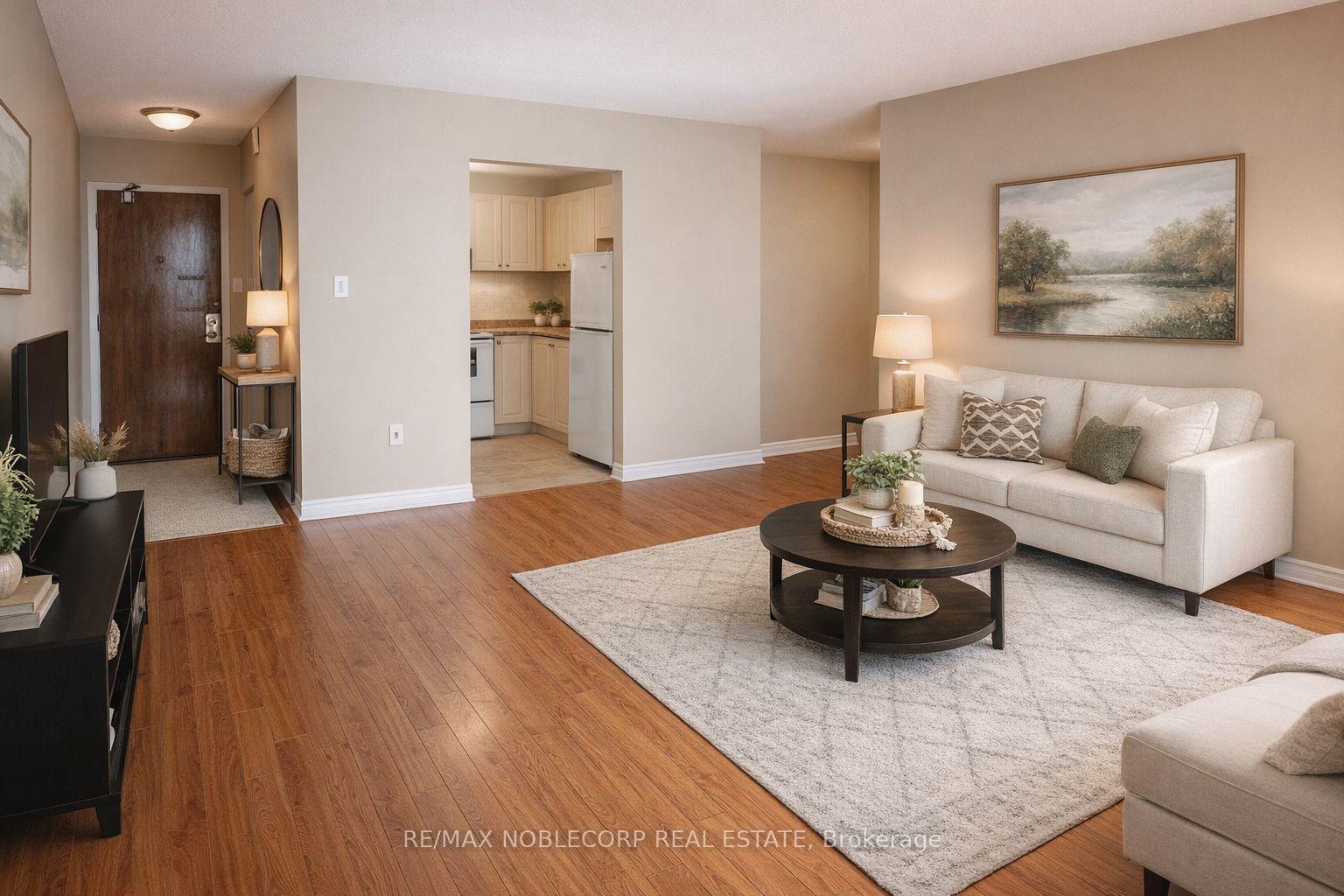 Photo of Unit 901, 64 Benton Street