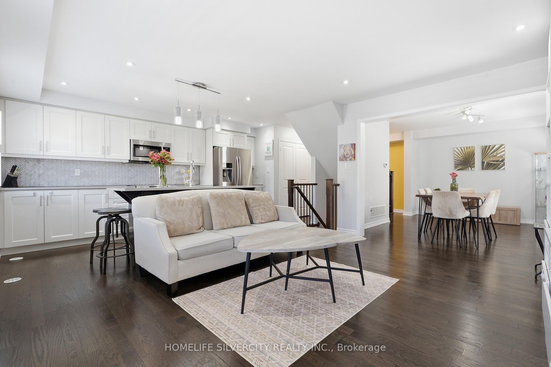 Photo 8 of 3085 Mistletoe Gardens, Oakville, Glenorchy — HOMEH