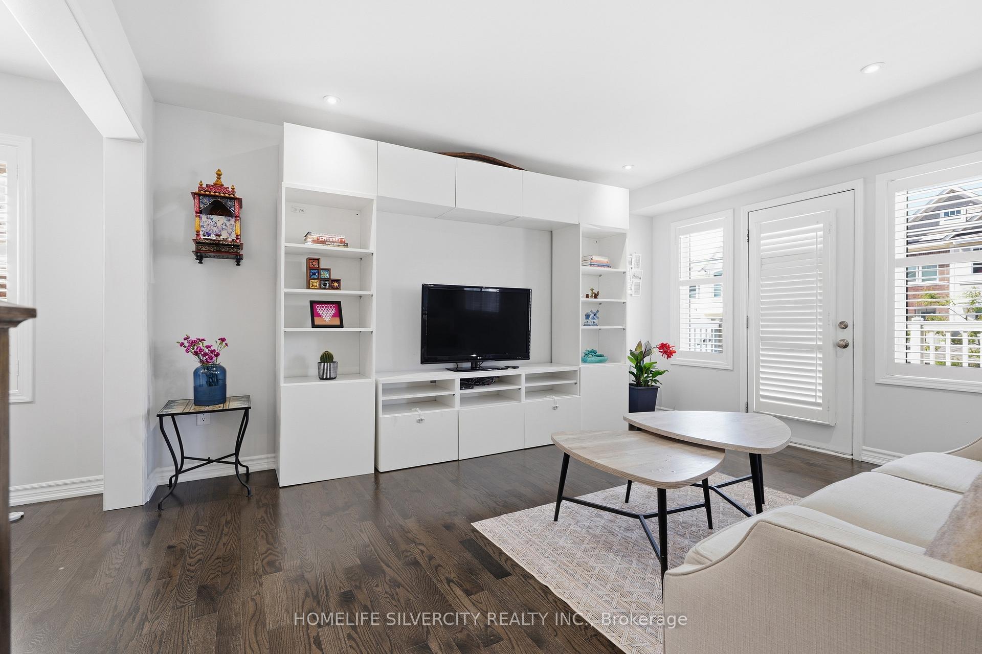 Photo 10 of 3085 Mistletoe Gardens, Oakville, Glenorchy — HOMEH
