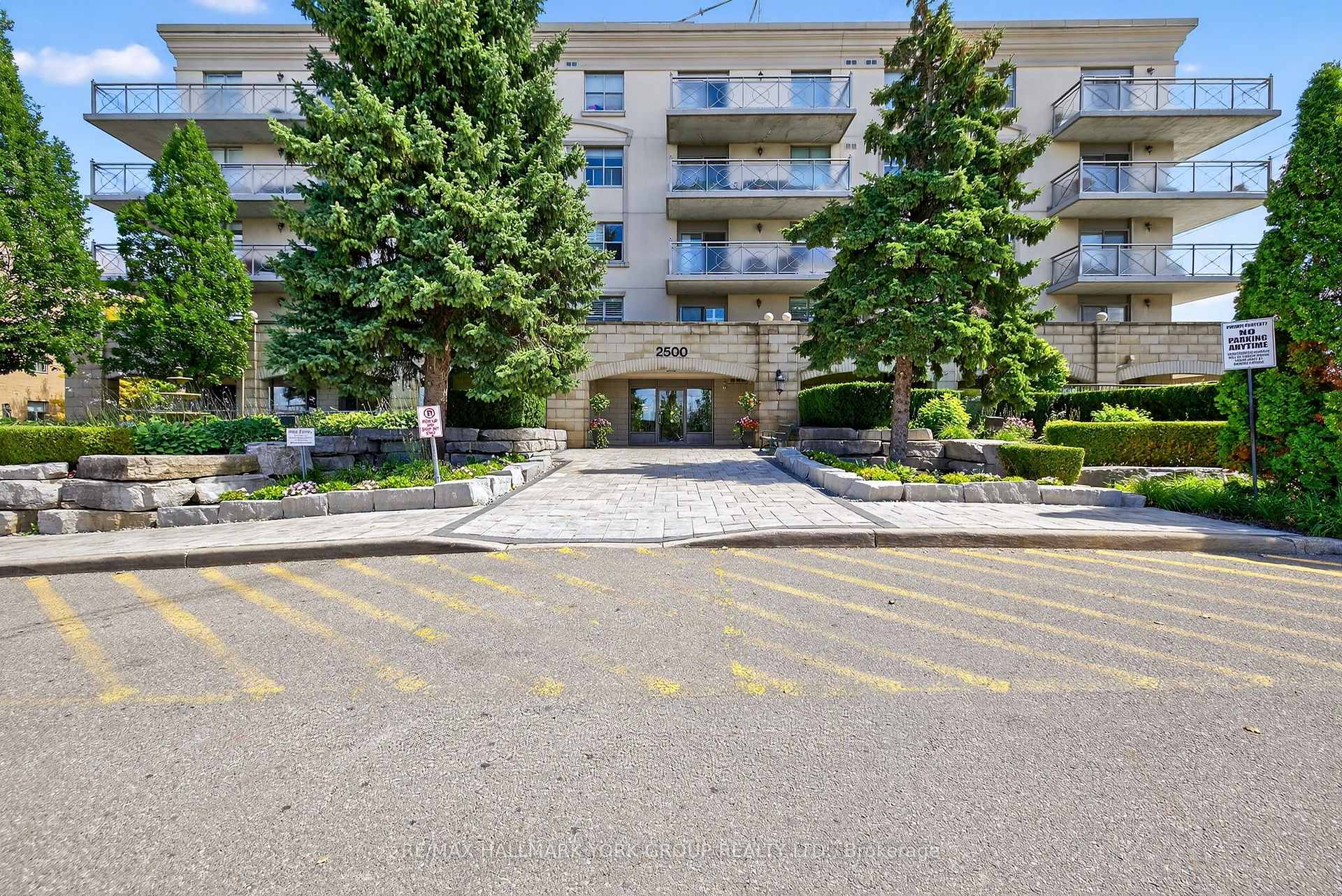 Photo 5 of Unit 509, 2500 Rutherford Road, Vaughan, Maple — HOMEH
