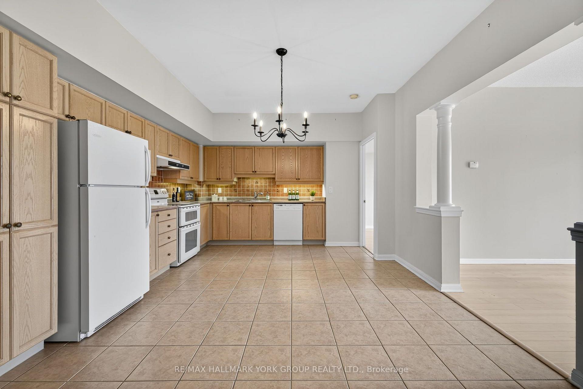 Photo 11 of Unit 509, 2500 Rutherford Road, Vaughan, Maple — HOMEH