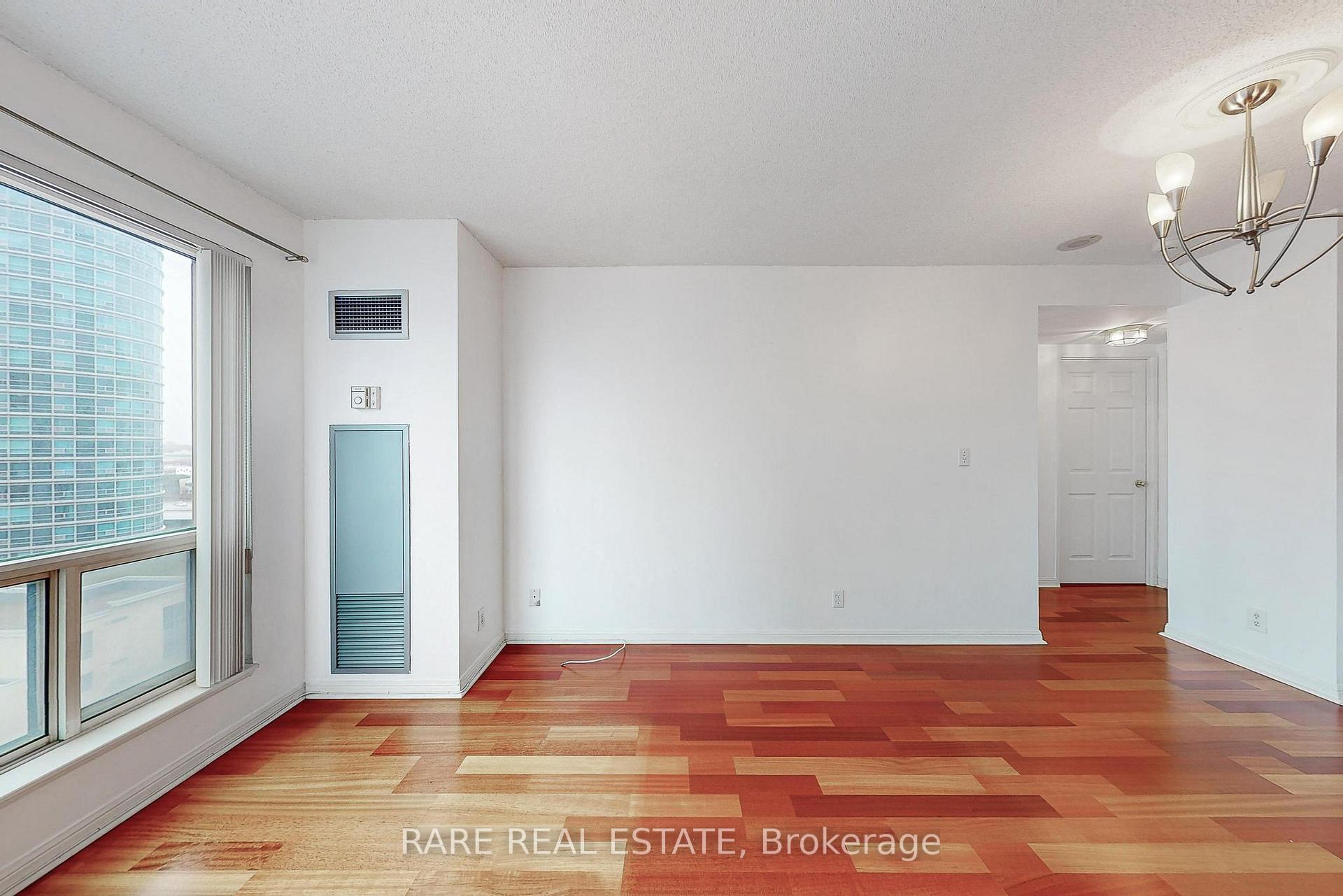 Photo 5 of Unit 1016, 11 Lee Centre Drive, Scarborough, Woburn — HOMEH