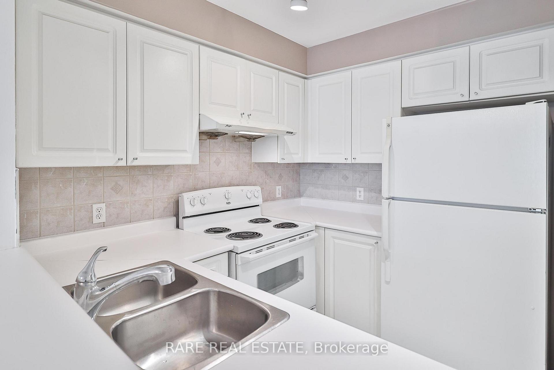 Photo 11 of Unit 1016, 11 Lee Centre Drive, Scarborough, Woburn — HOMEH