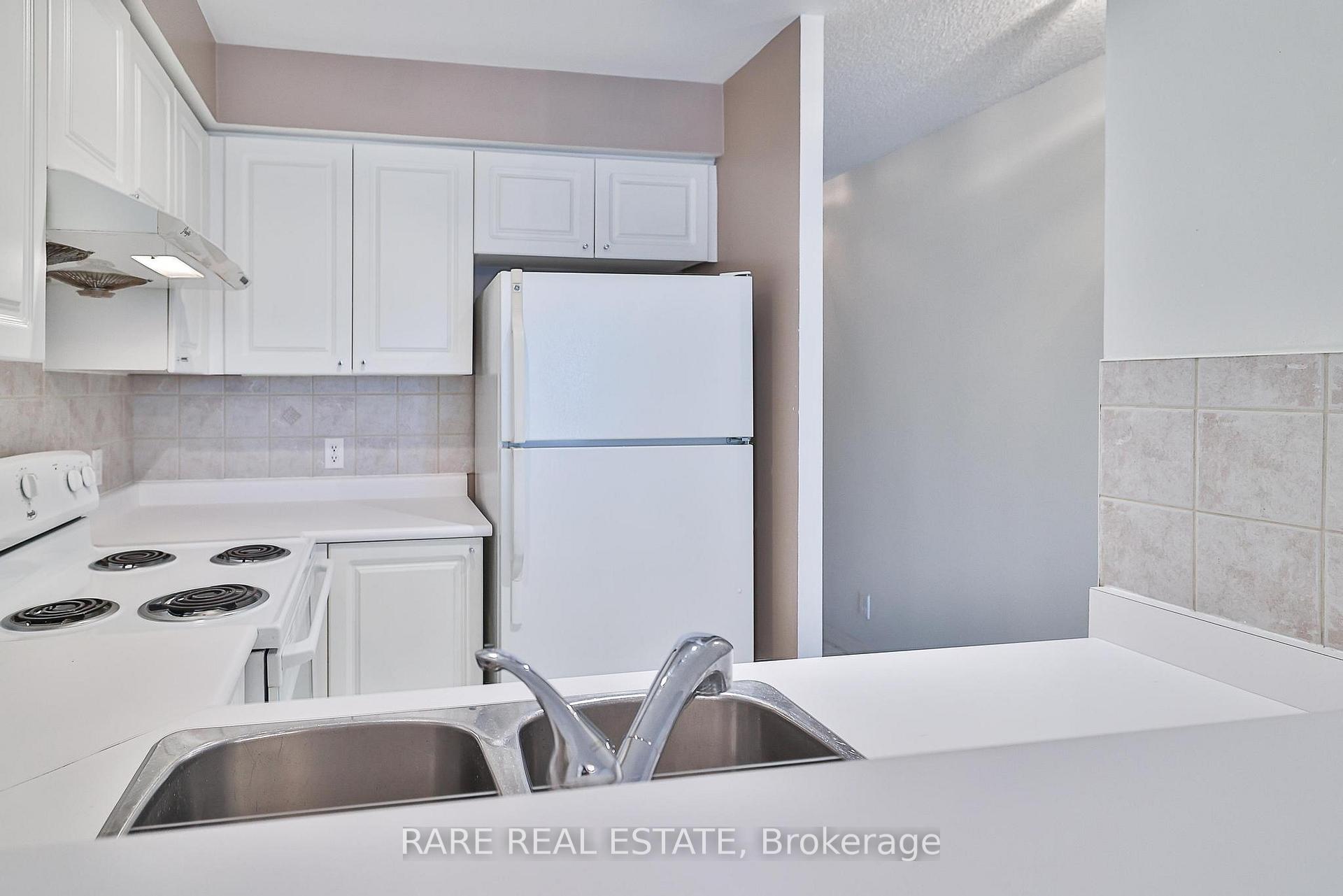 Photo 13 of Unit 1016, 11 Lee Centre Drive, Scarborough, Woburn — HOMEH