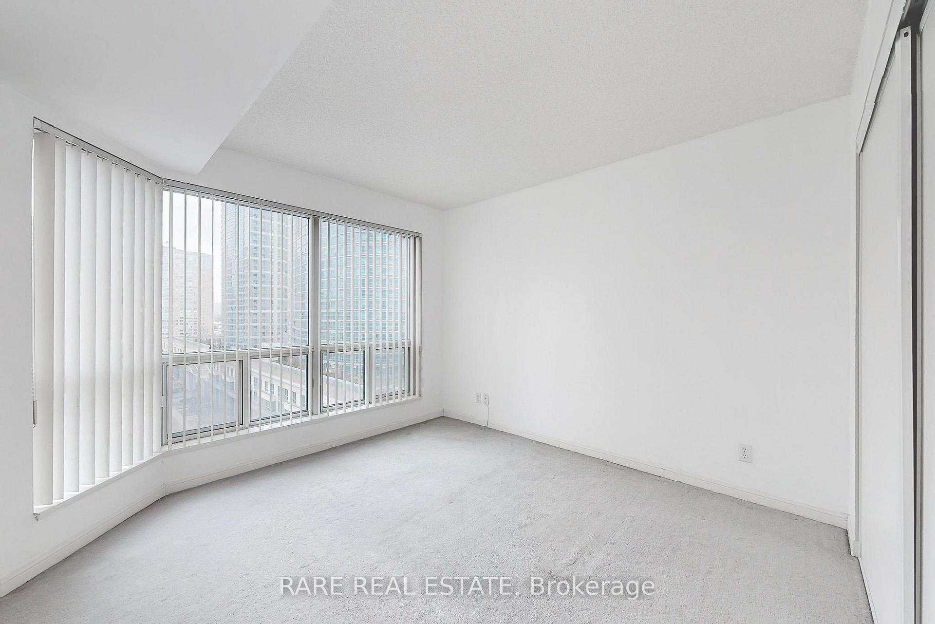 Photo 14 of Unit 1016, 11 Lee Centre Drive, Scarborough, Woburn — HOMEH