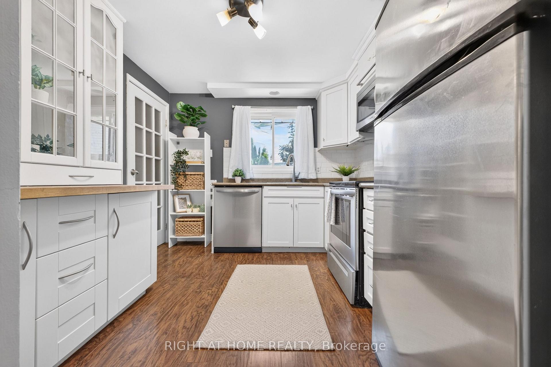 Photo 10 of 6 Bardadyn Court, St. Catharines, Lakeport — HOMEH