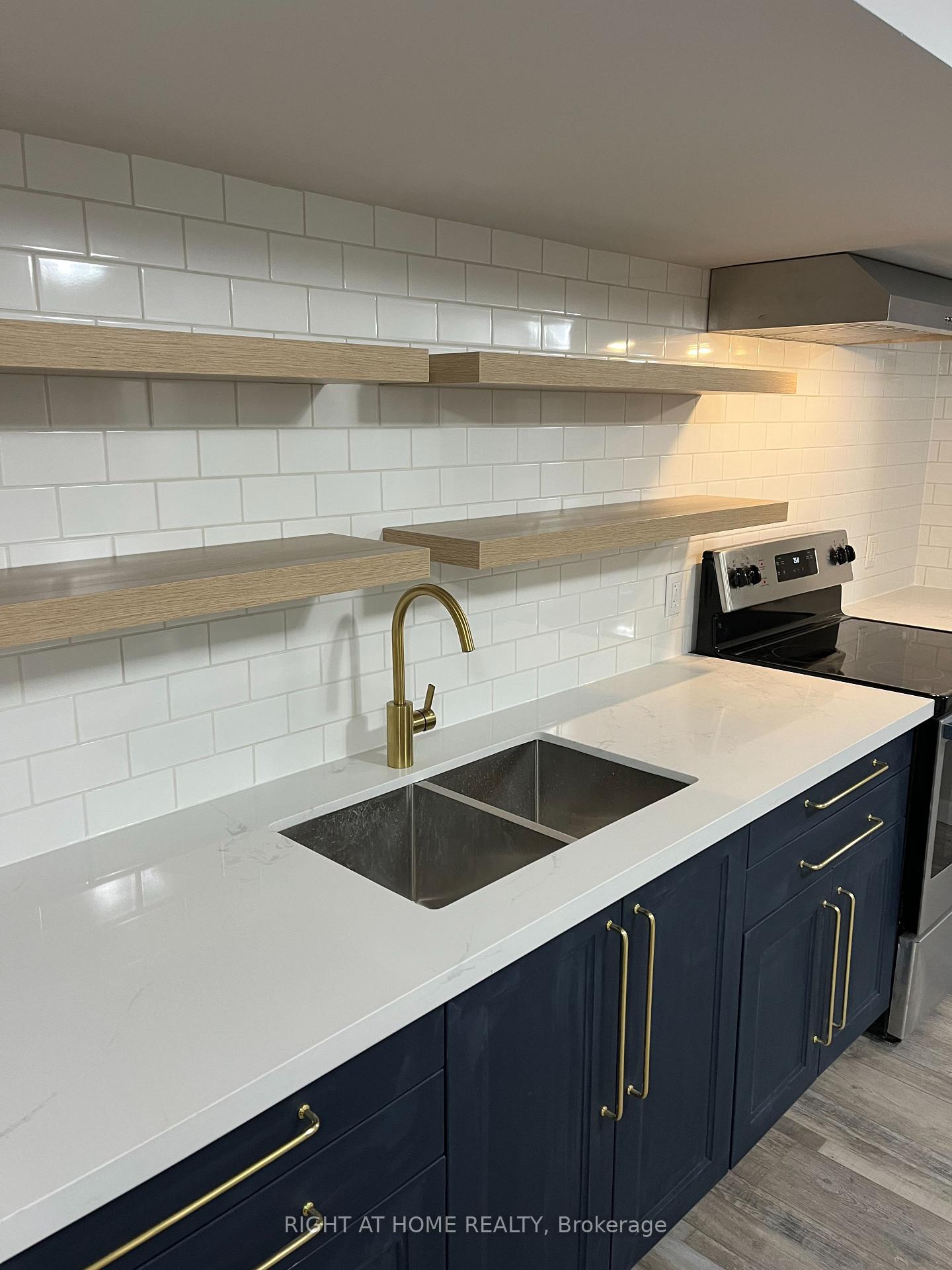 Photo 23 of 6 Bardadyn Court, St. Catharines, Lakeport — HOMEH