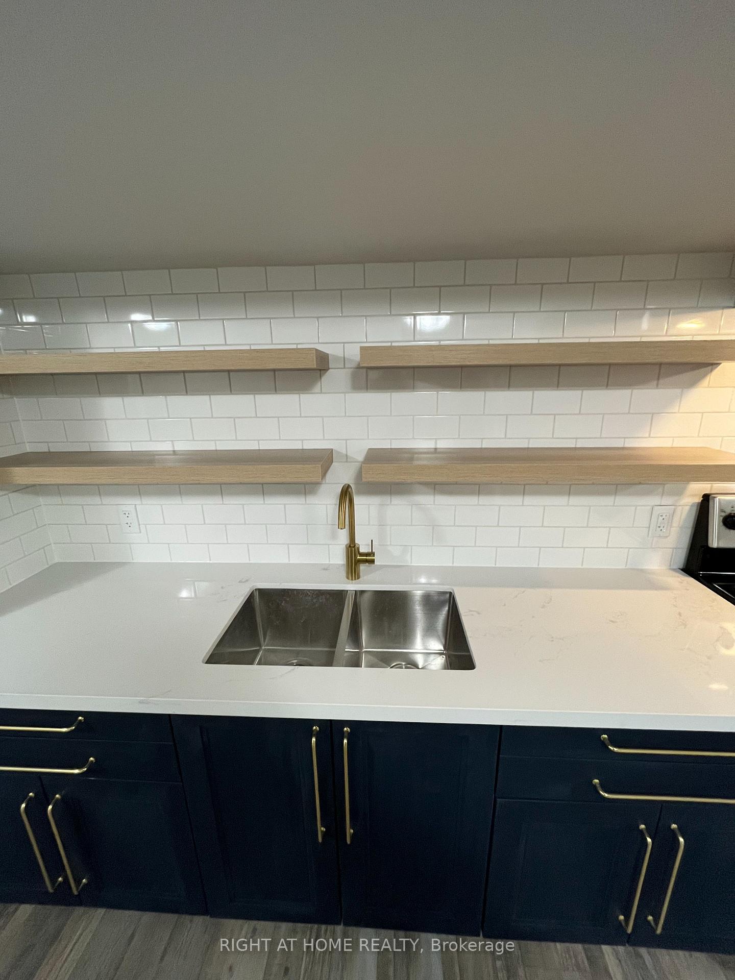 Photo 24 of 6 Bardadyn Court, St. Catharines, Lakeport — HOMEH