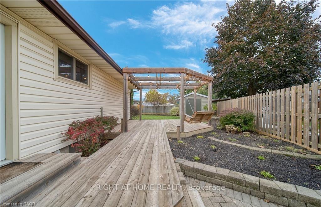 Photo 33 of 6 Bardadyn Court, St. Catharines, Lakeport — HOMEH