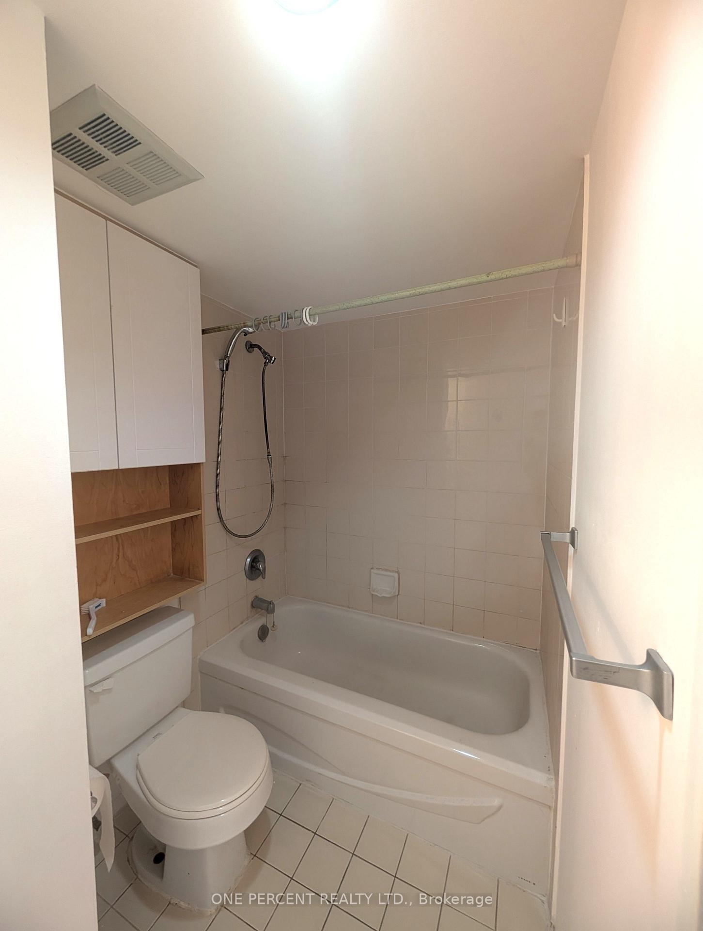 Photo 18 of Unit 402, 2550 Lawrence Avenue E, Scarborough, Dorset Park — HOMEH