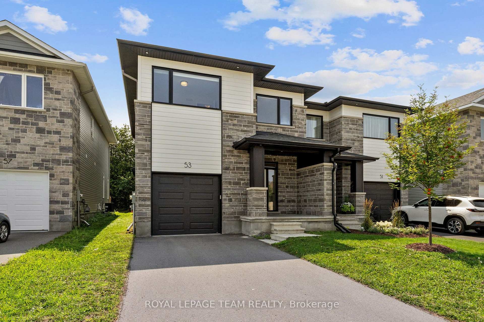 Photo 2 of 53 Mac Beattie Drive, Arnprior, Arnprior — HOMEH
