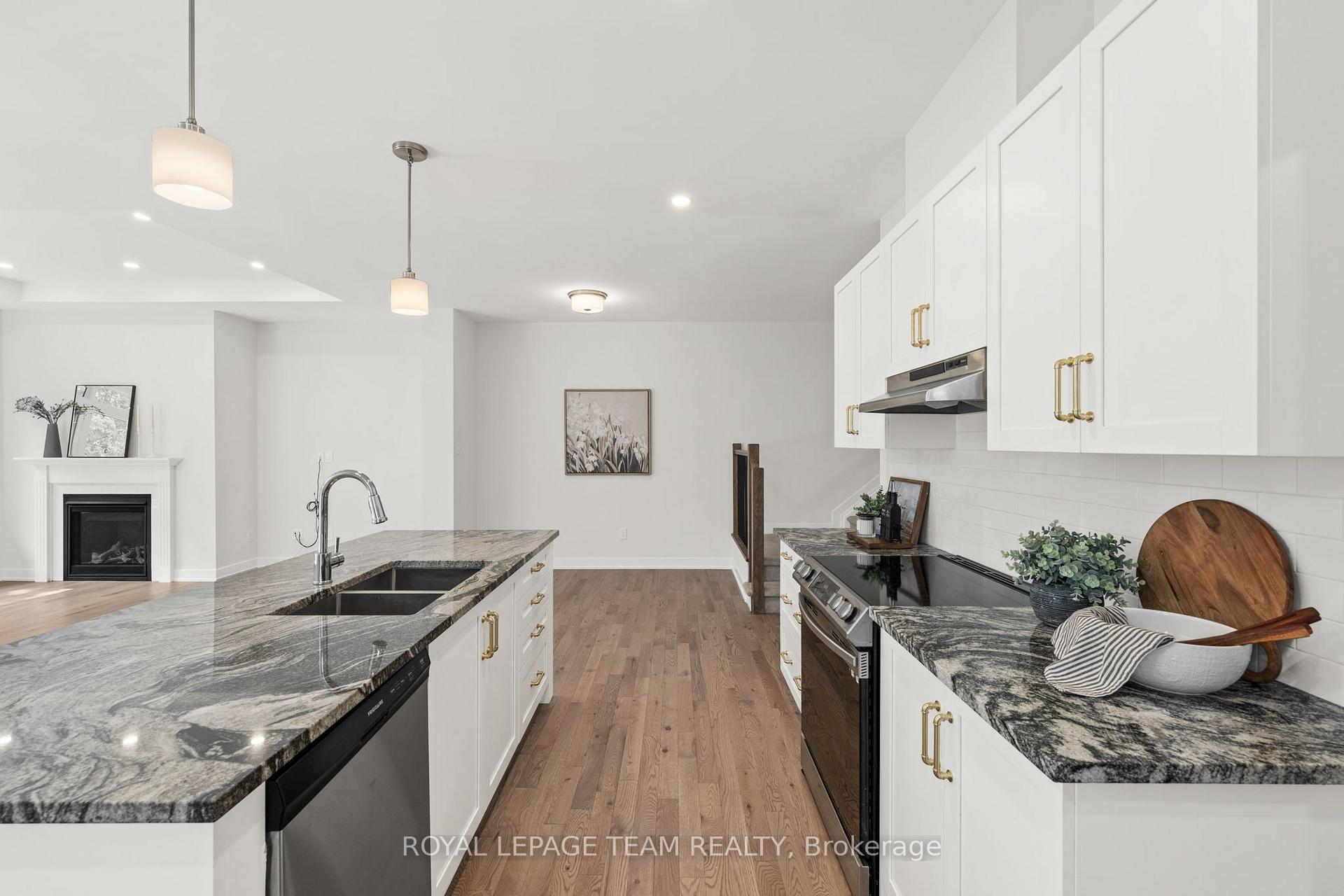 Photo 11 of 53 Mac Beattie Drive, Arnprior, Arnprior — HOMEH