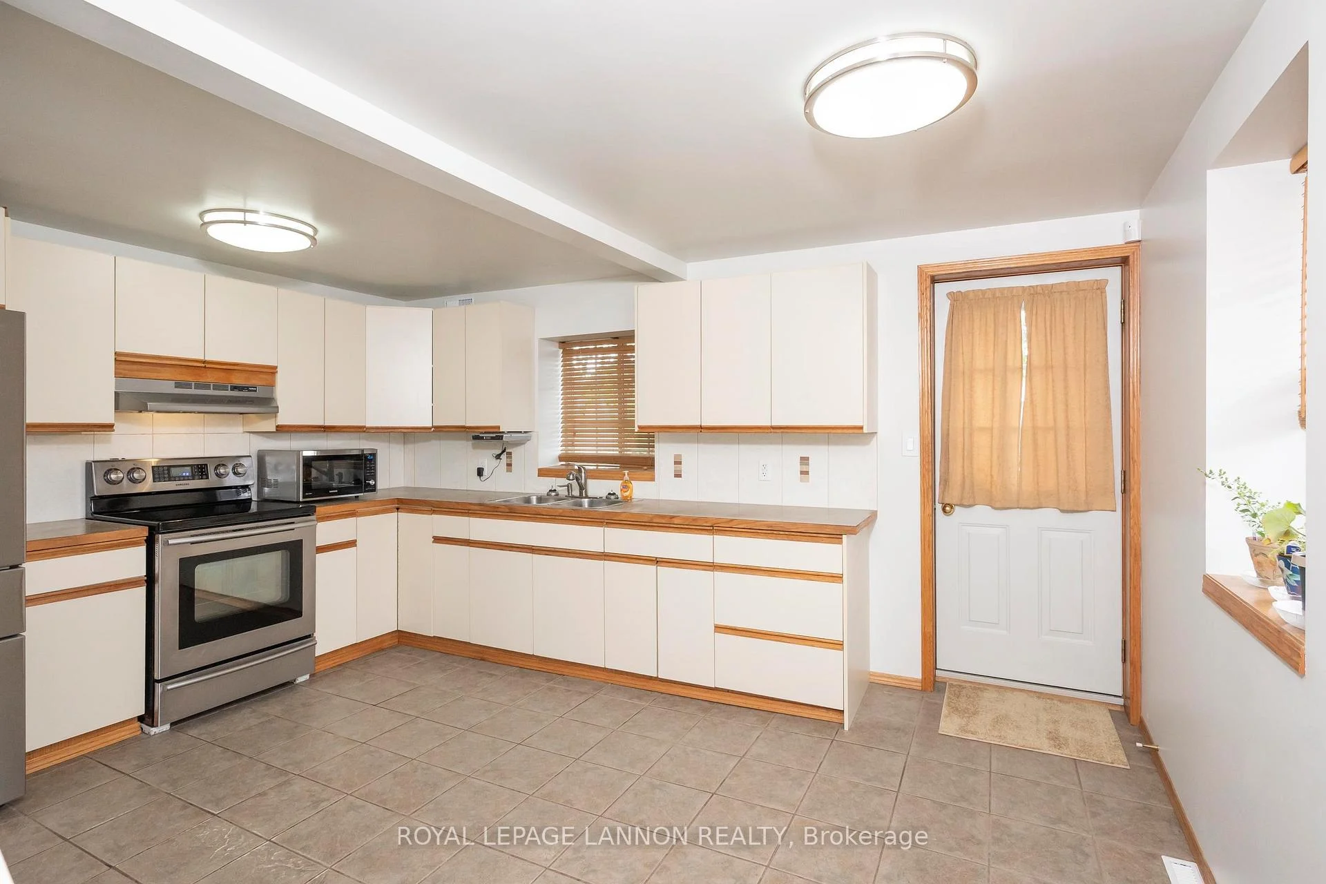 Photo 6 of 127 Court St S, Thunder Bay, Court / Cumberland — HOMEH