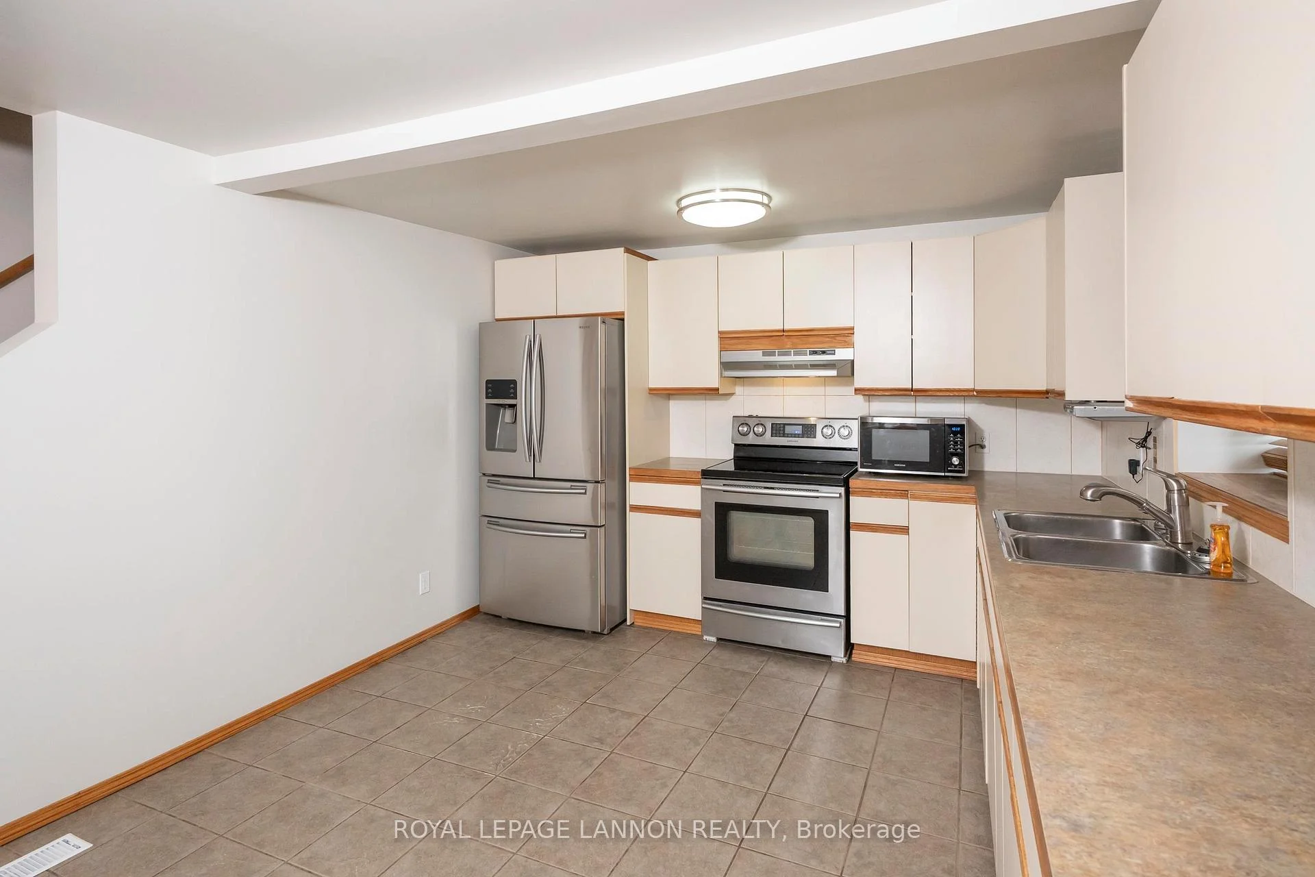 Photo 9 of 127 Court St S, Thunder Bay, Court / Cumberland — HOMEH