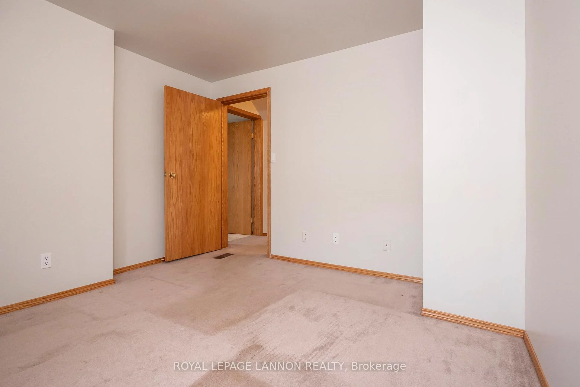 Photo 20 of 127 Court St S, Thunder Bay, Court / Cumberland — HOMEH