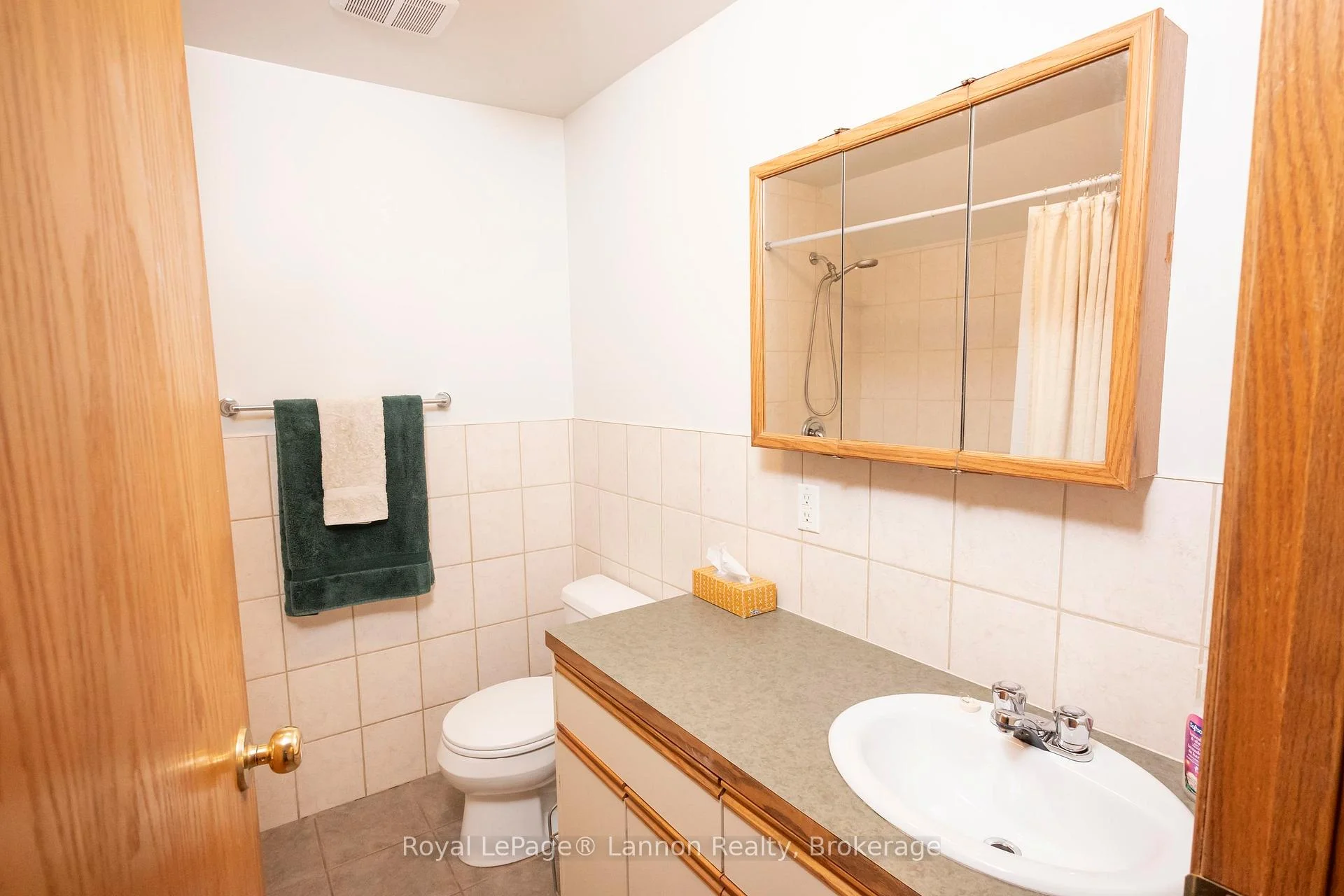 Photo 23 of 127 Court St S, Thunder Bay, Court / Cumberland — HOMEH