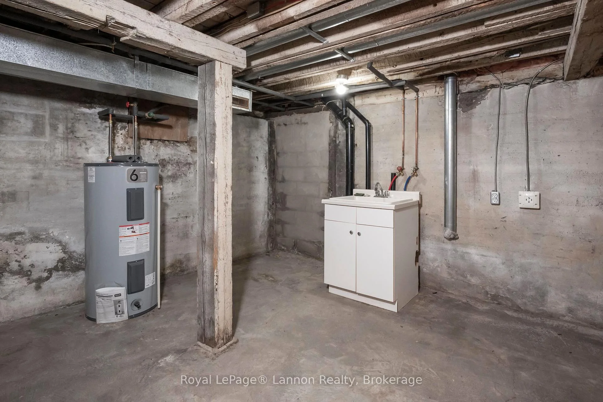 Photo 26 of 127 Court St S, Thunder Bay, Court / Cumberland — HOMEH