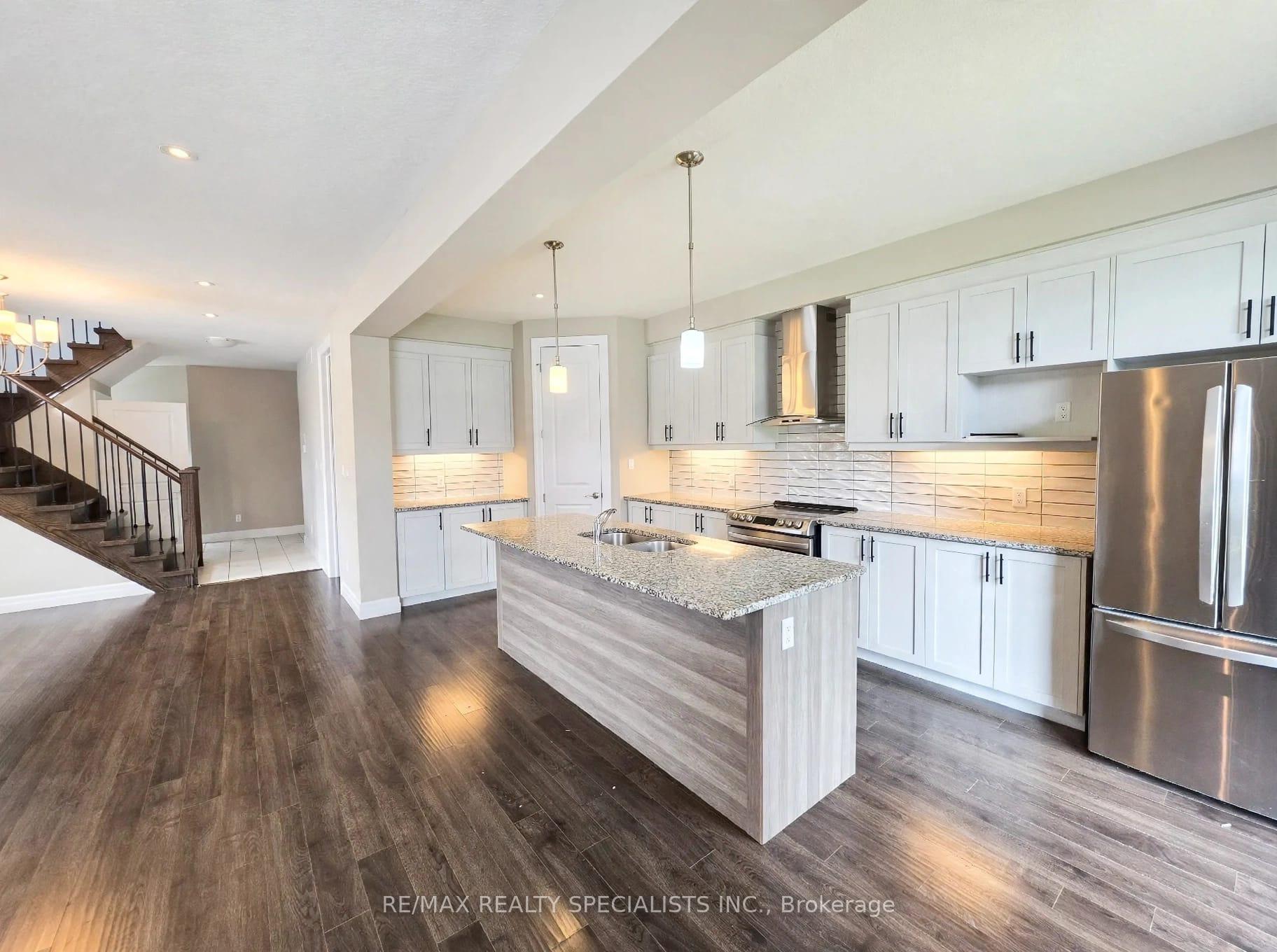 Photo 3 of 3074 Turner Crescent, London, South U — HOMEH