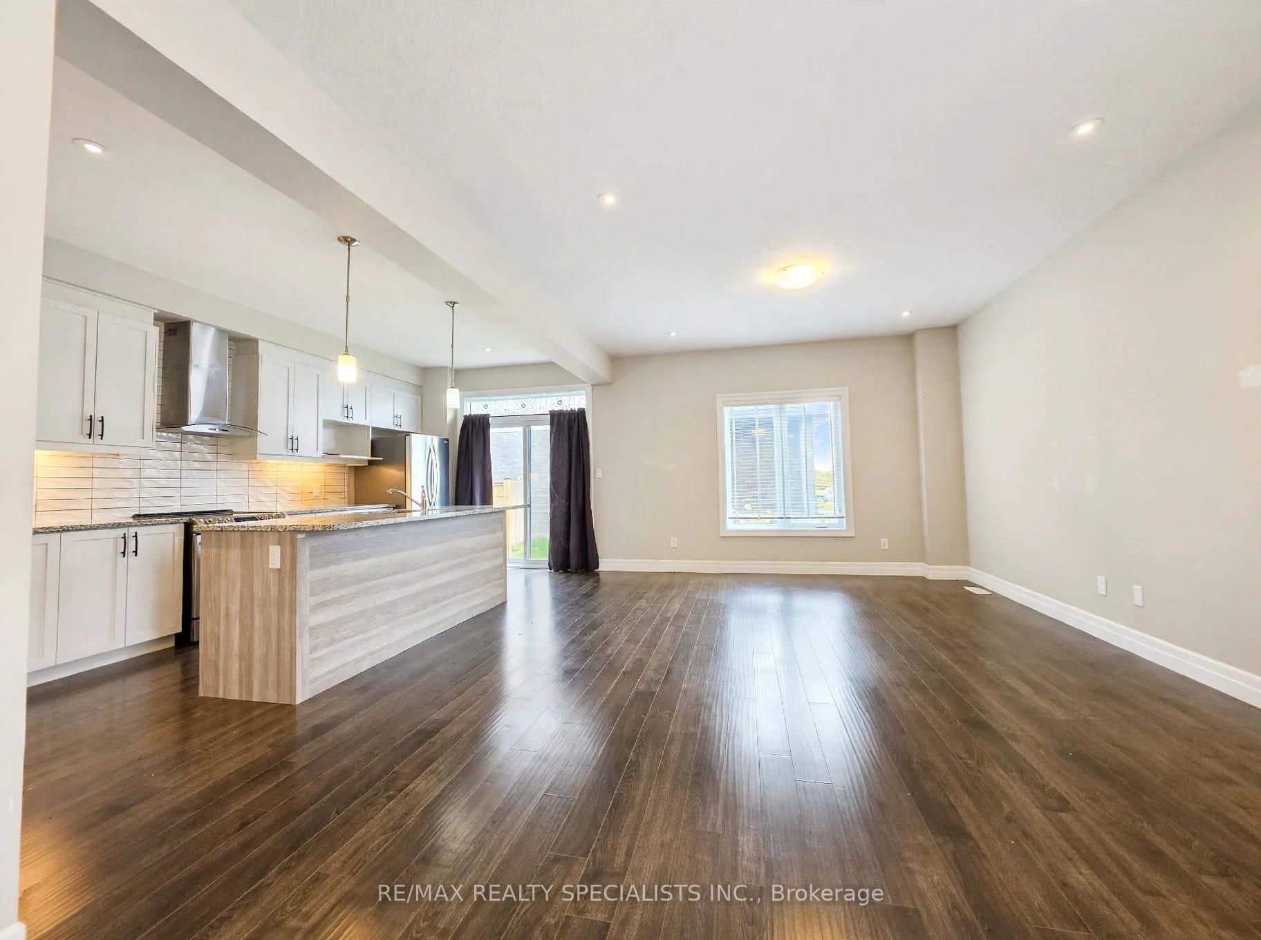 Photo 5 of 3074 Turner Crescent, London, South U — HOMEH