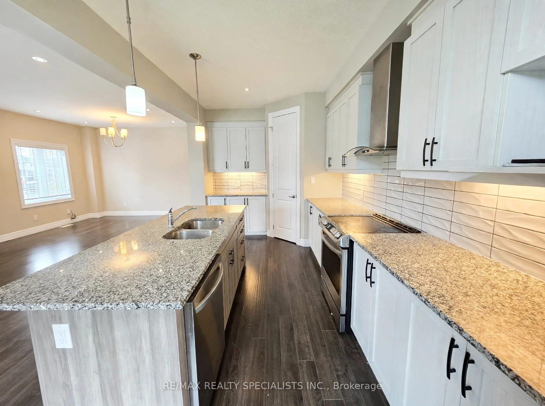 Photo 6 of 3074 Turner Crescent, London, South U — HOMEH