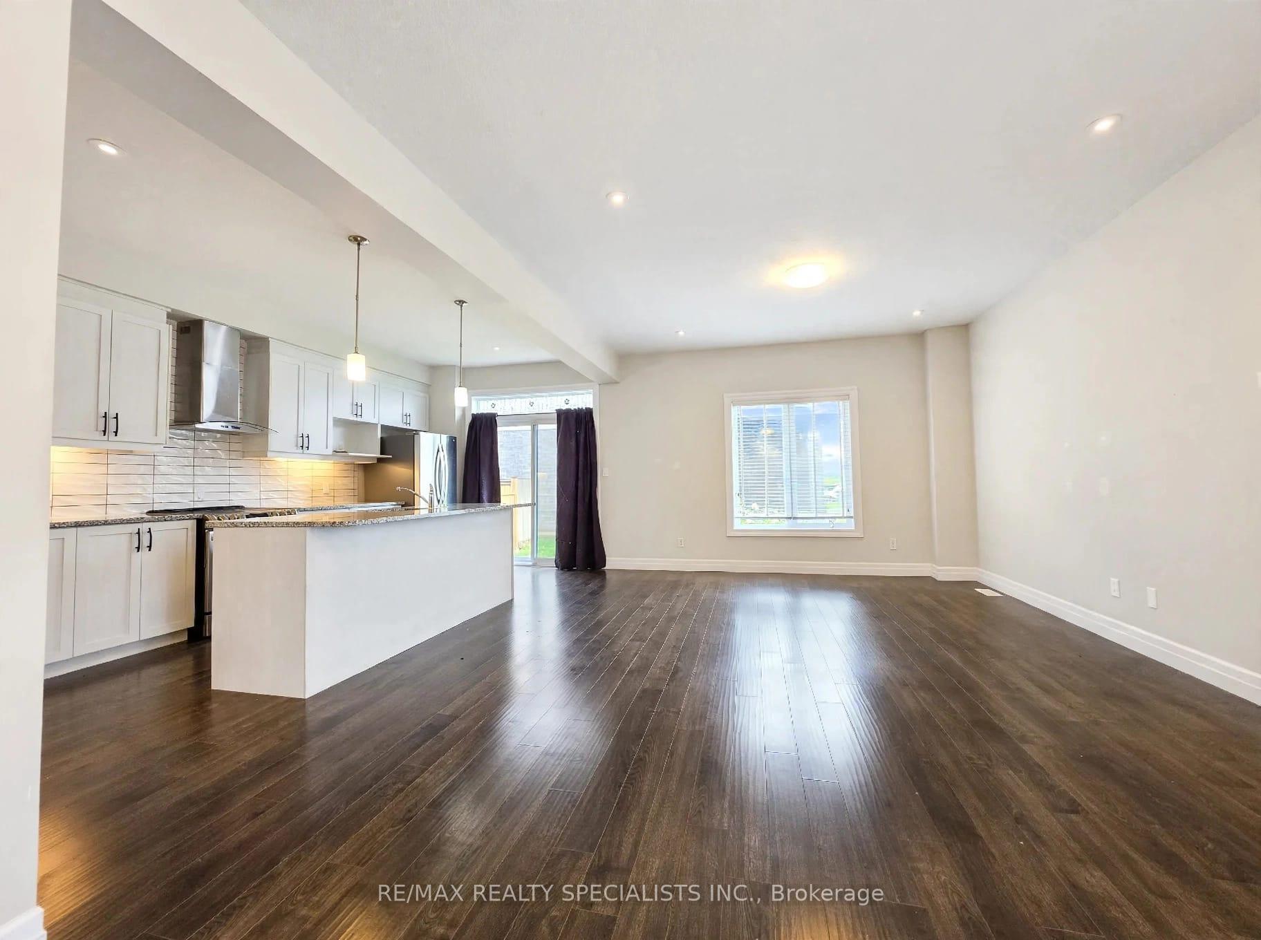 Photo 7 of 3074 Turner Crescent, London, South U — HOMEH
