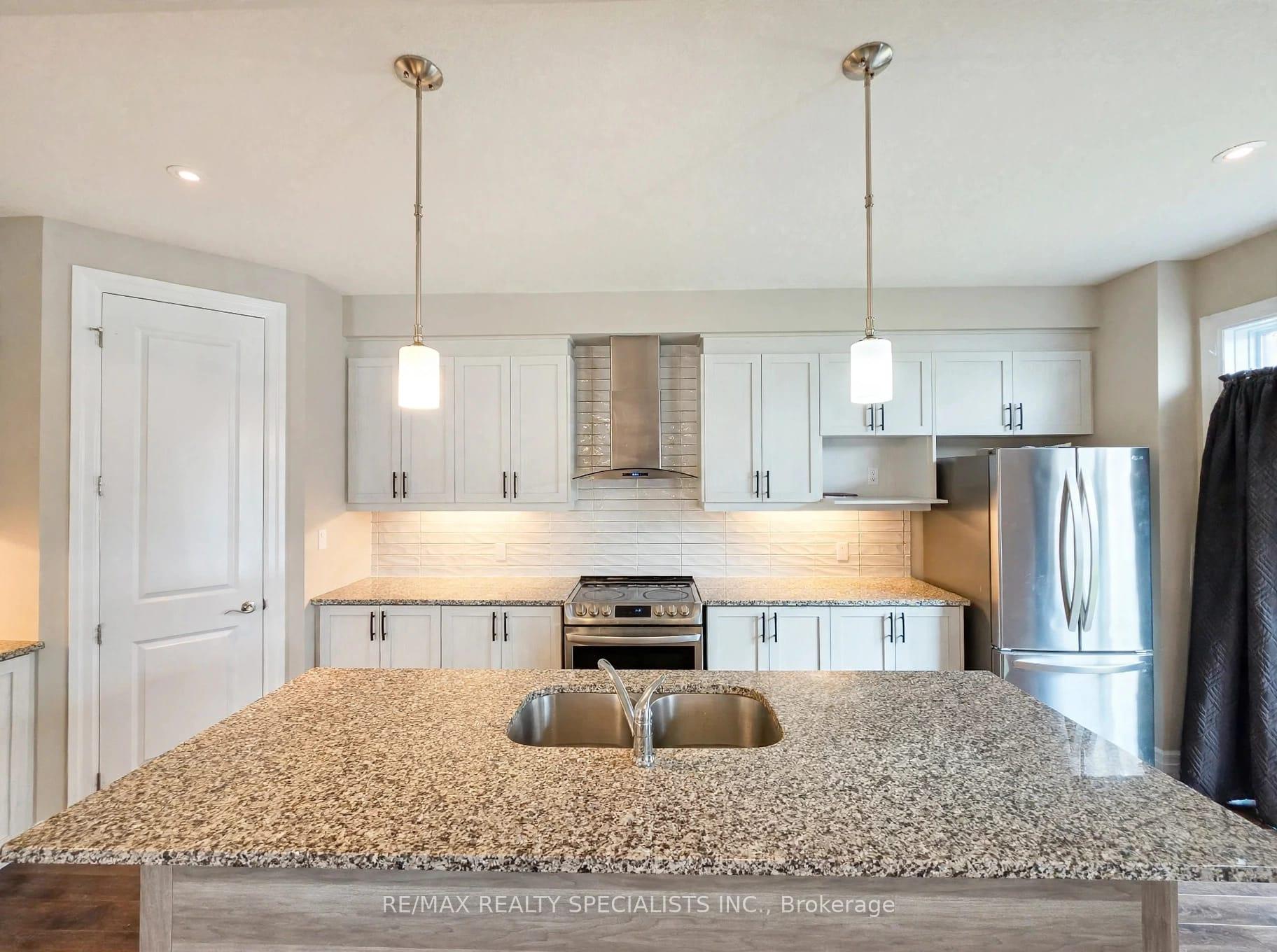 Photo 9 of 3074 Turner Crescent, London, South U — HOMEH