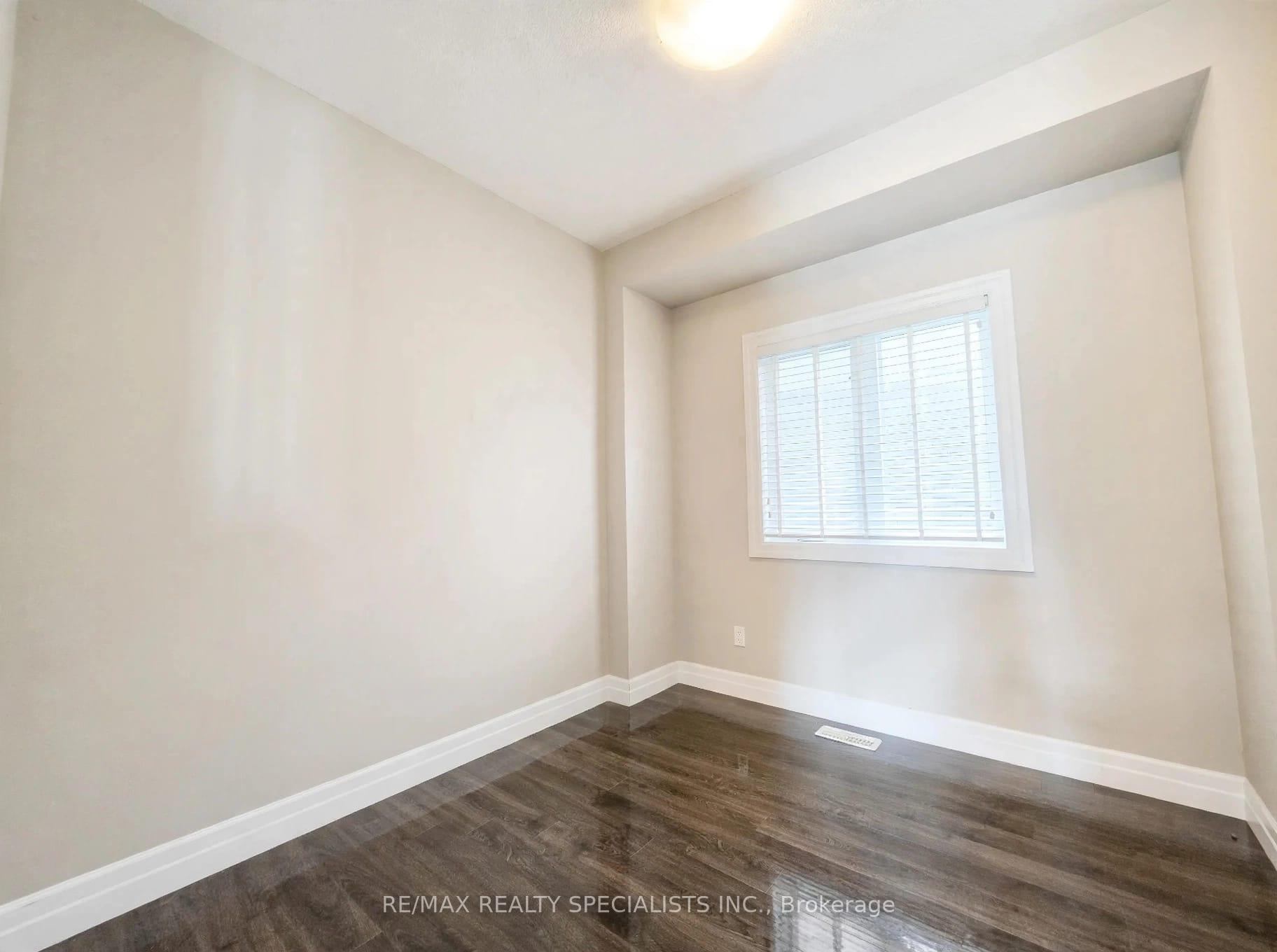 Photo 16 of 3074 Turner Crescent, London, South U — HOMEH