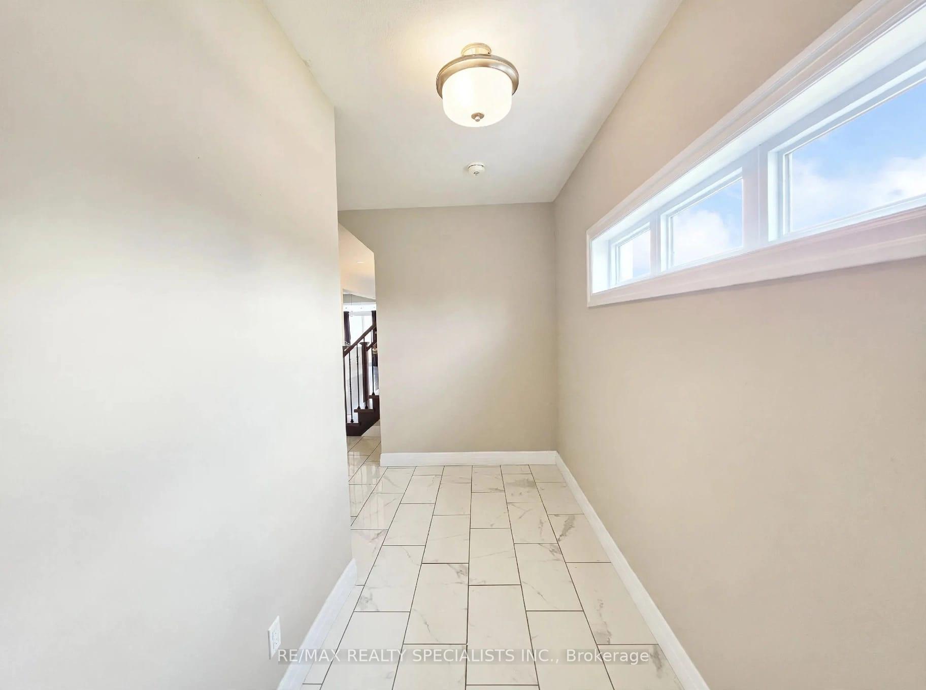 Photo 20 of 3074 Turner Crescent, London, South U — HOMEH