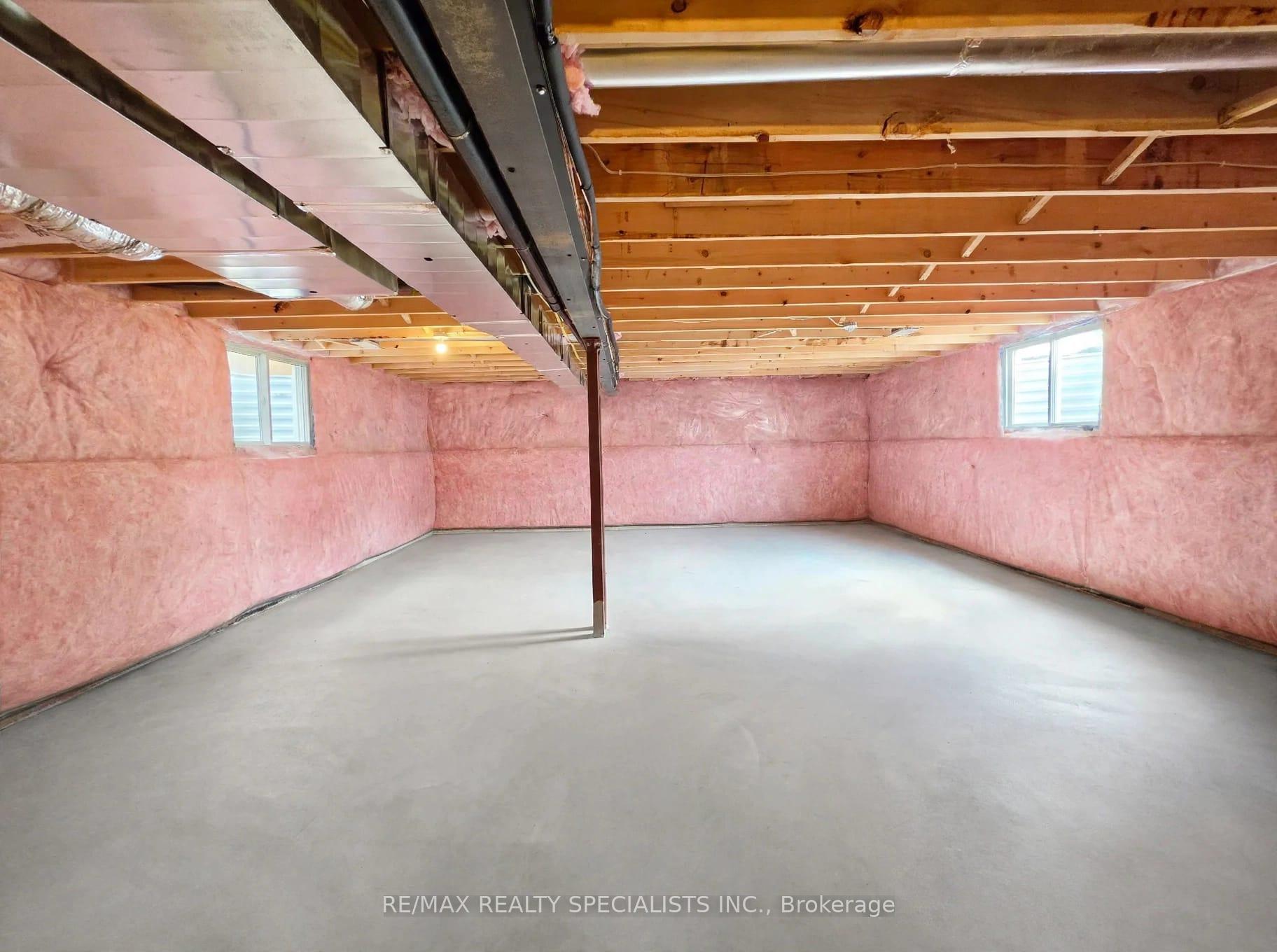 Photo 23 of 3074 Turner Crescent, London, South U — HOMEH