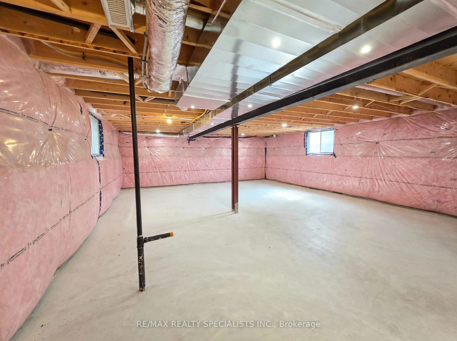 Photo 24 of 3074 Turner Crescent, London, South U — HOMEH
