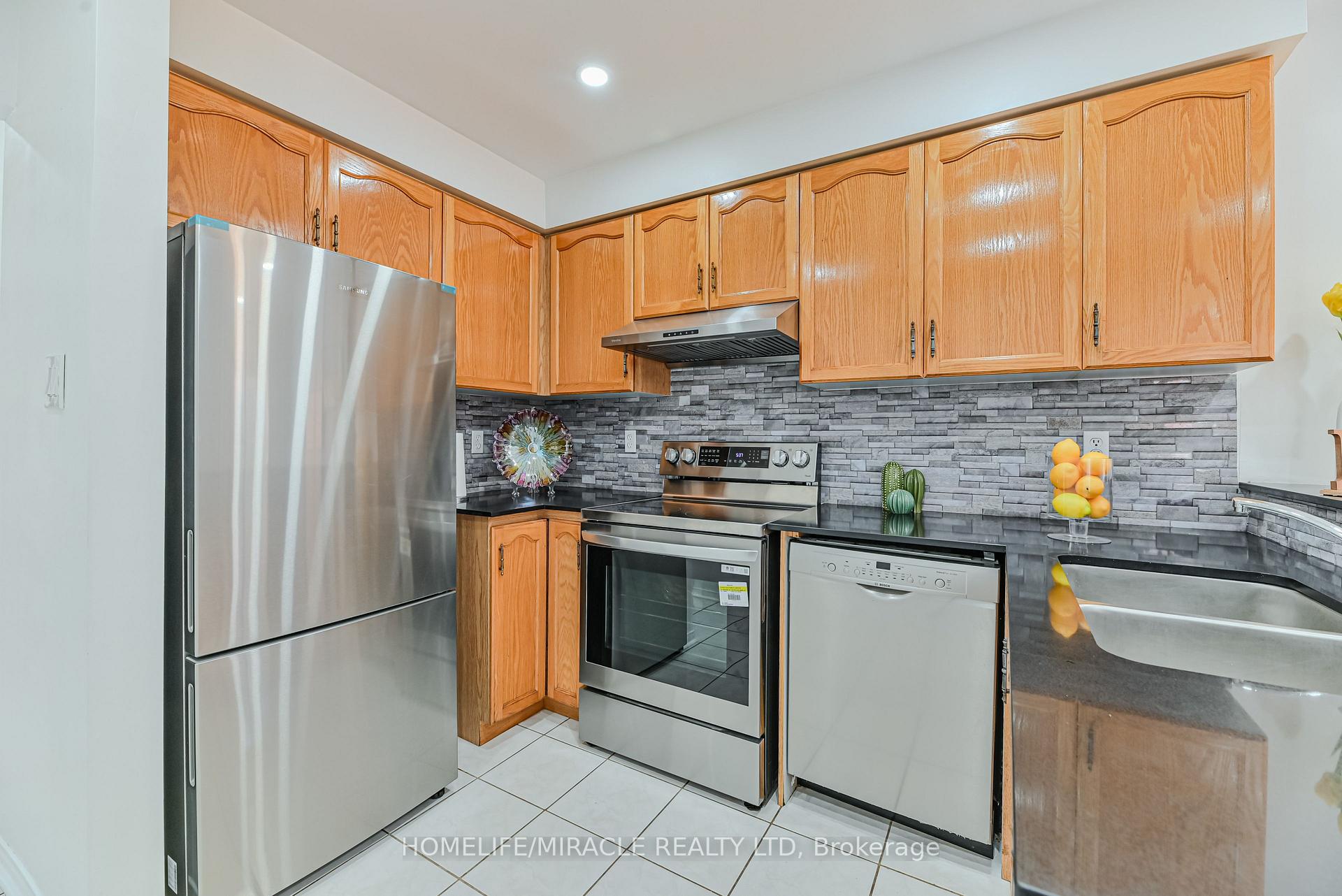 Photo 8 of 36 Letty Avenue, Brampton, Fletcher's West — HOMEH
