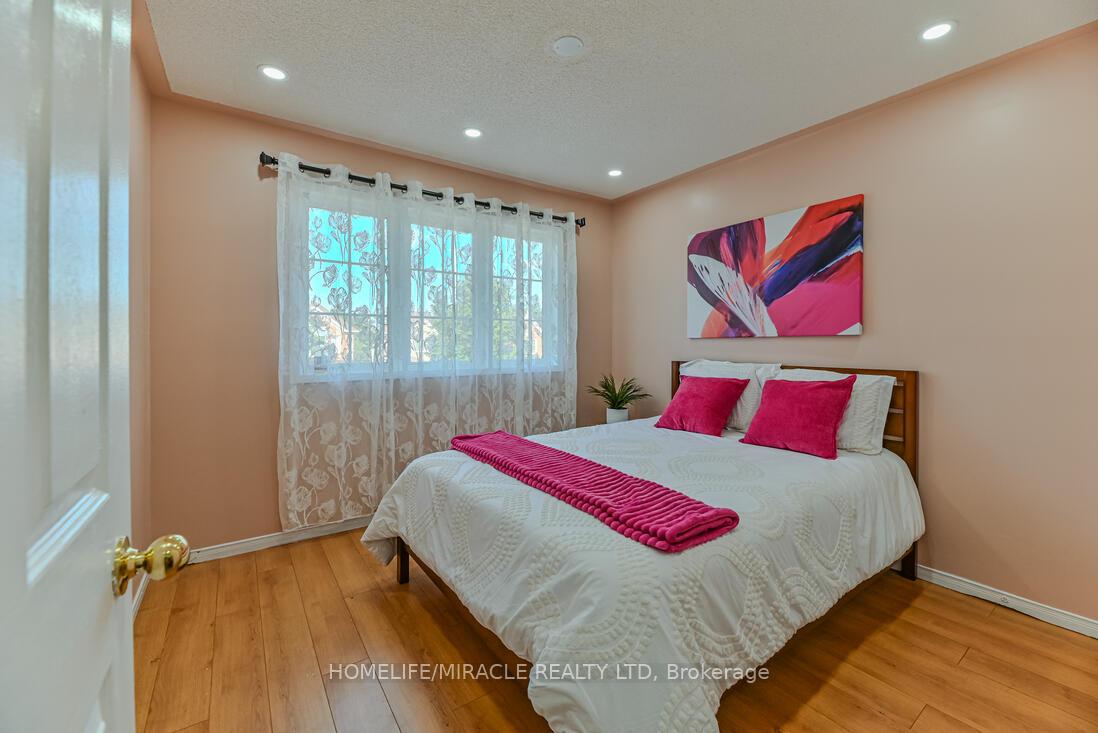 Photo 12 of 36 Letty Avenue, Brampton, Fletcher's West — HOMEH