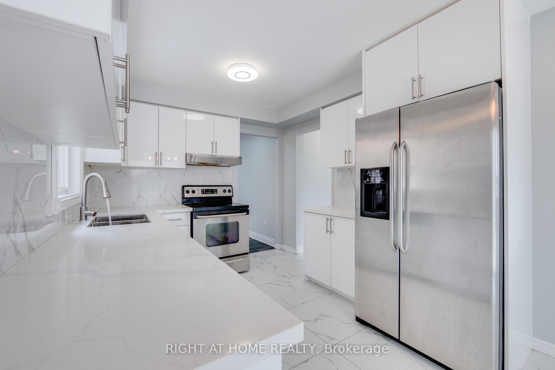 Photo 15 of 34 Meadowlark Drive, Brampton, Fletcher's Creek South — HOMEH