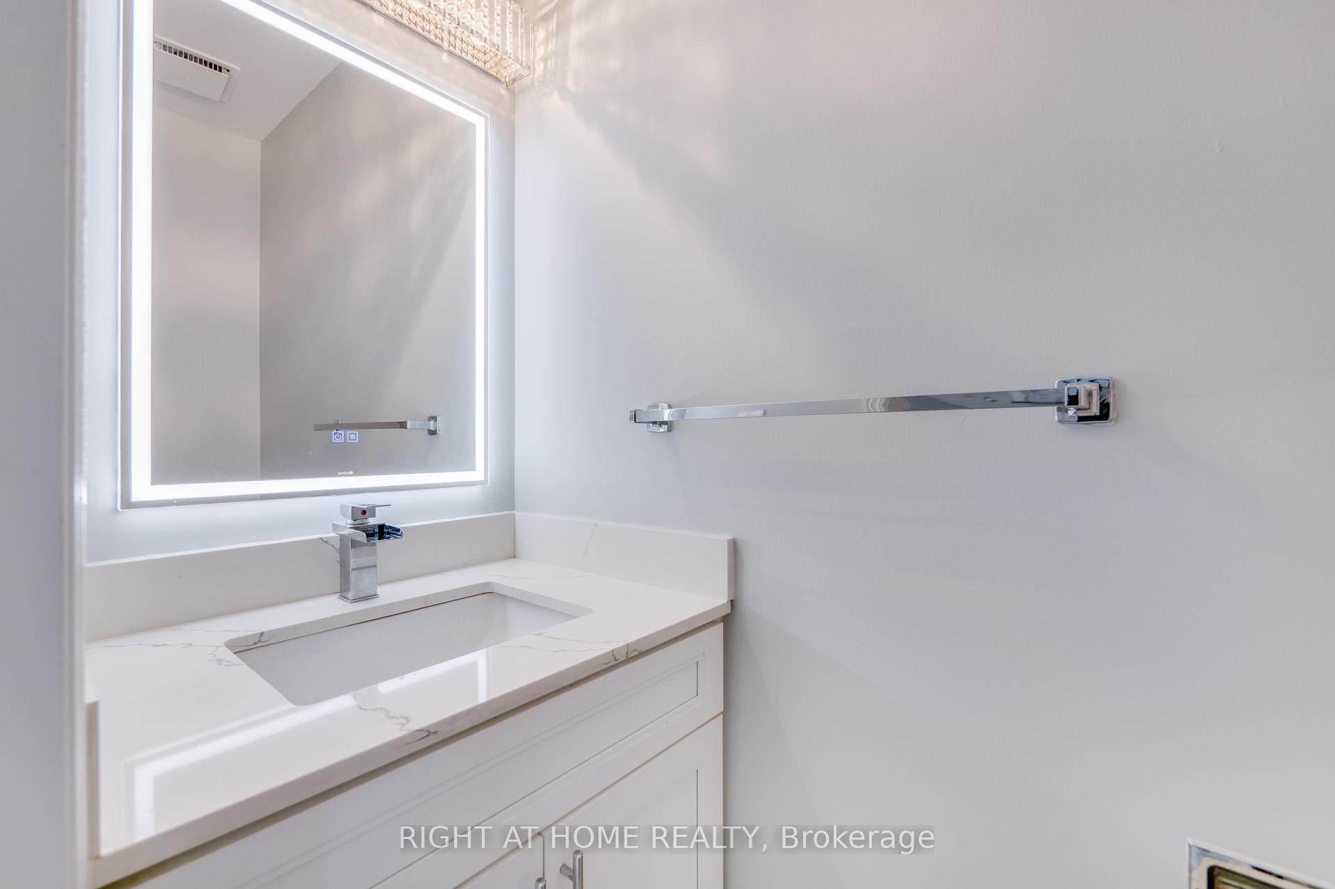 Photo 16 of 34 Meadowlark Drive, Brampton, Fletcher's Creek South — HOMEH