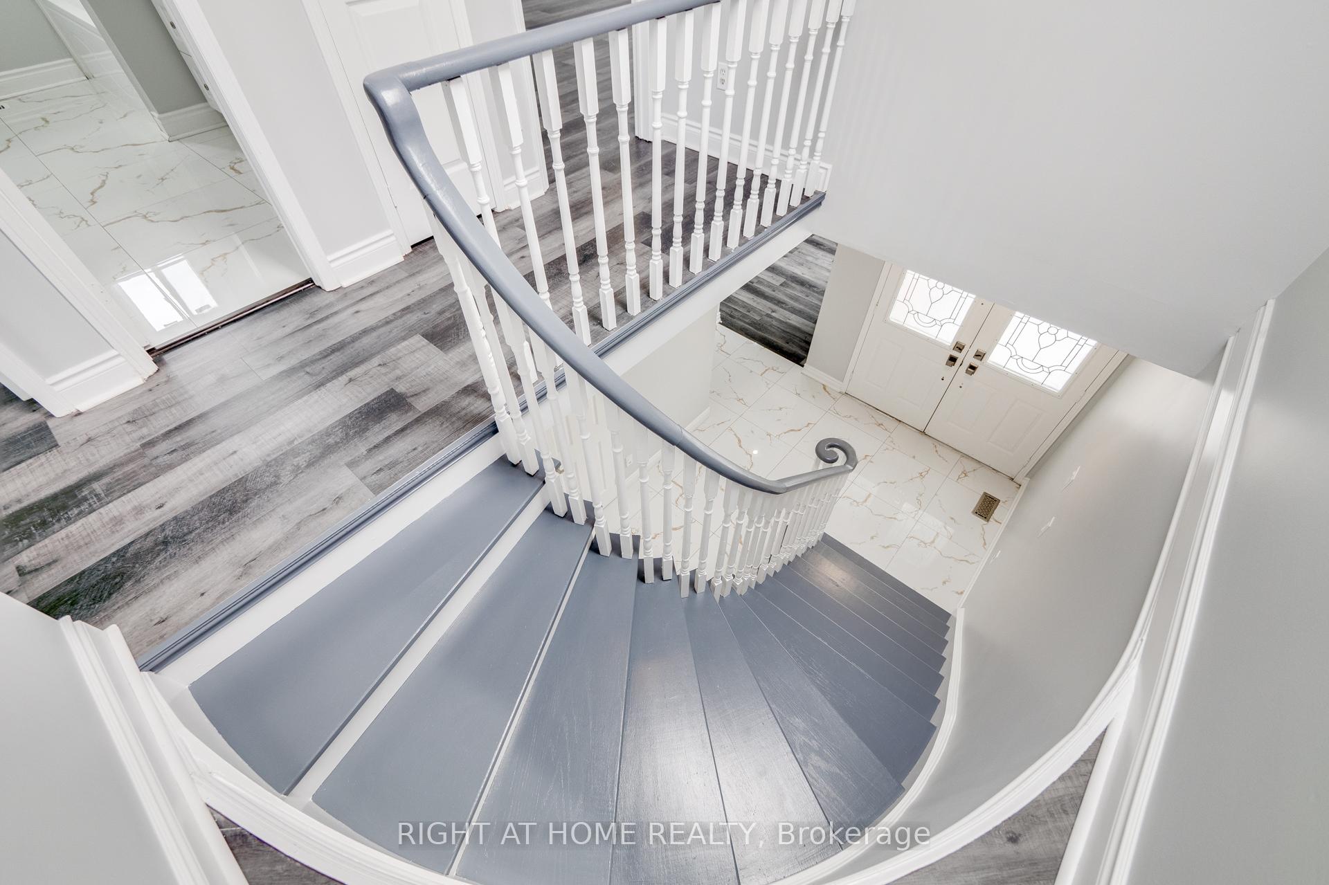 Photo 18 of 34 Meadowlark Drive, Brampton, Fletcher's Creek South — HOMEH