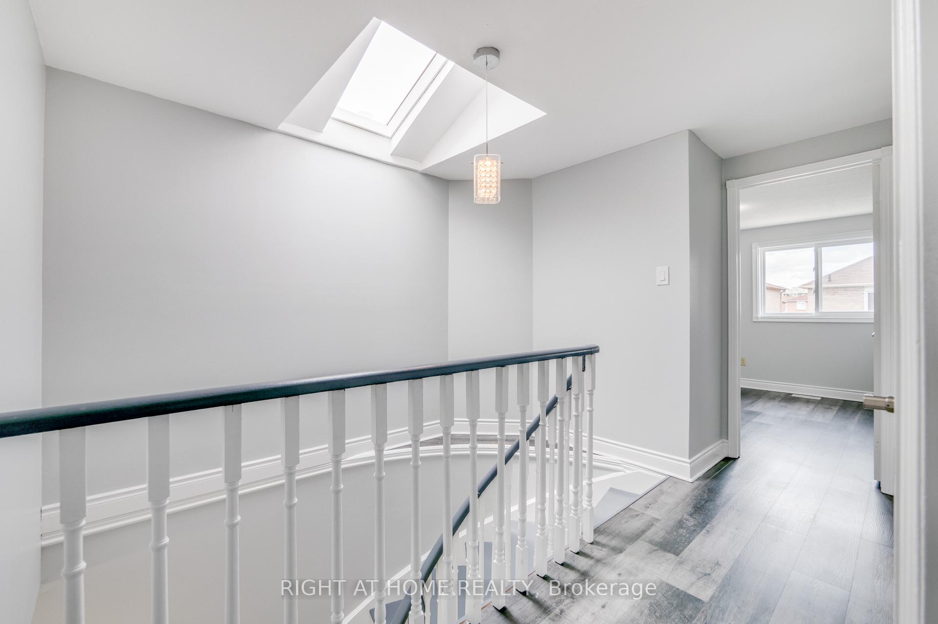 Photo 19 of 34 Meadowlark Drive, Brampton, Fletcher's Creek South — HOMEH