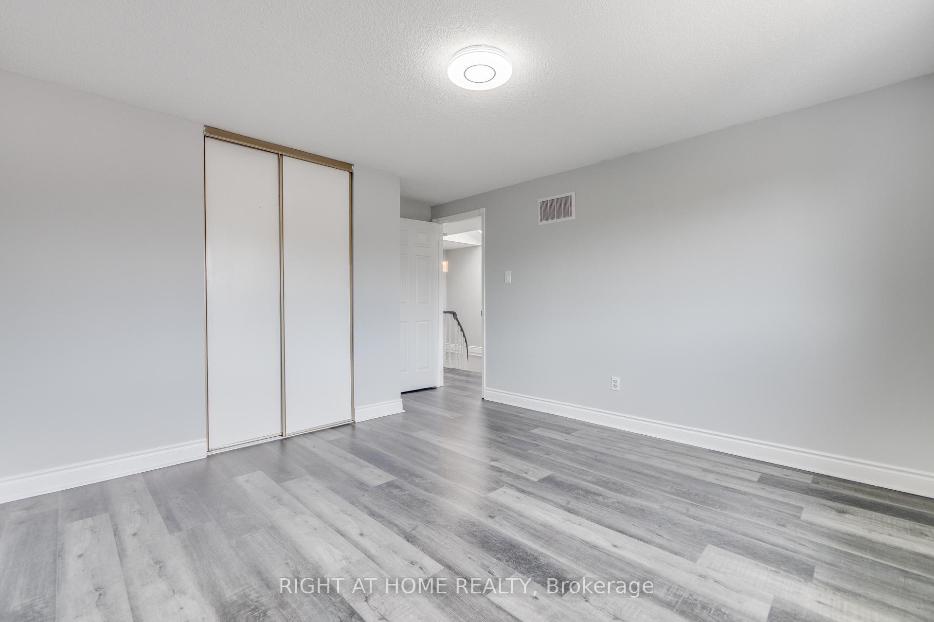 Photo 25 of 34 Meadowlark Drive, Brampton, Fletcher's Creek South — HOMEH