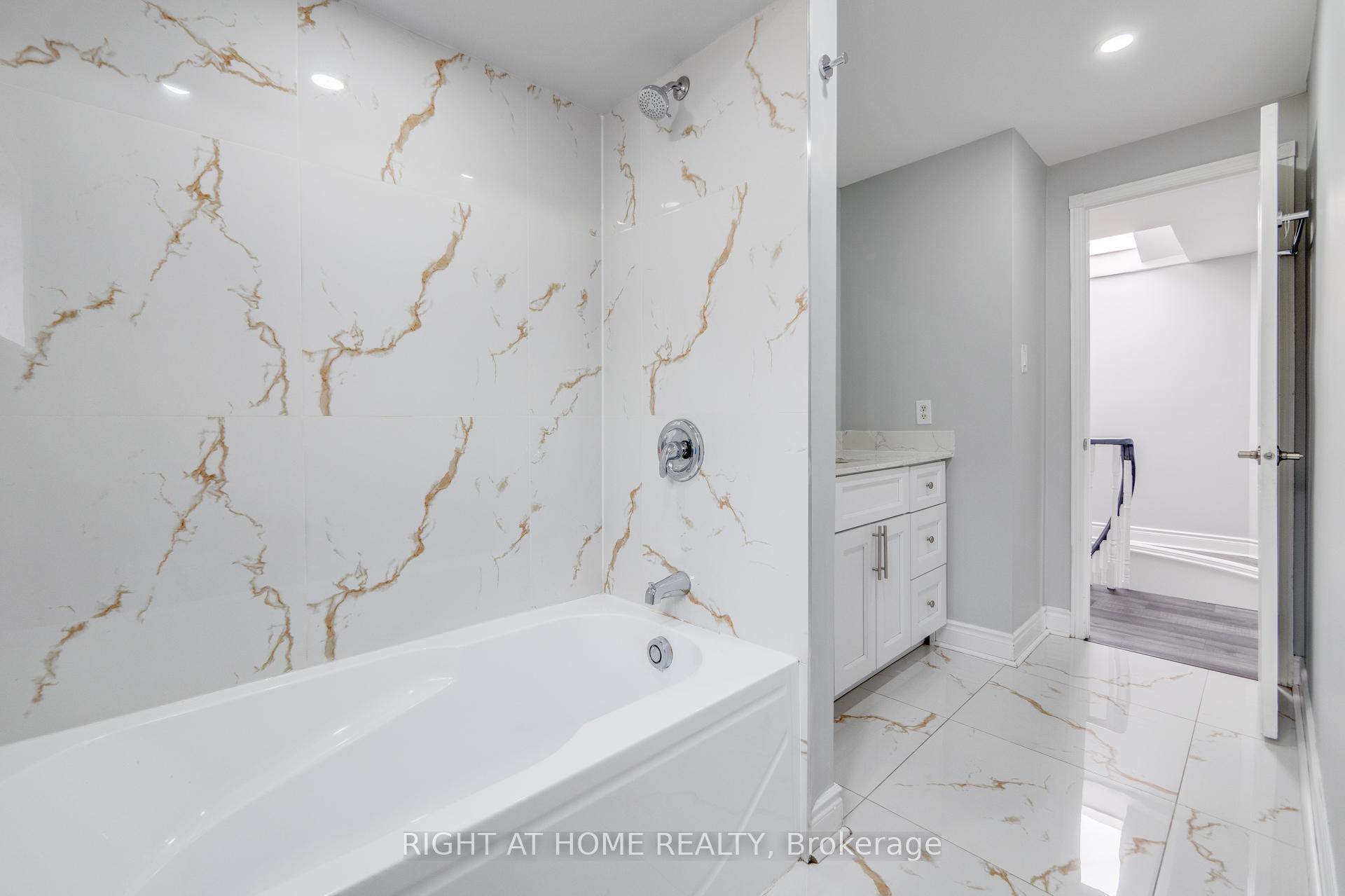 Photo 27 of 34 Meadowlark Drive, Brampton, Fletcher's Creek South — HOMEH