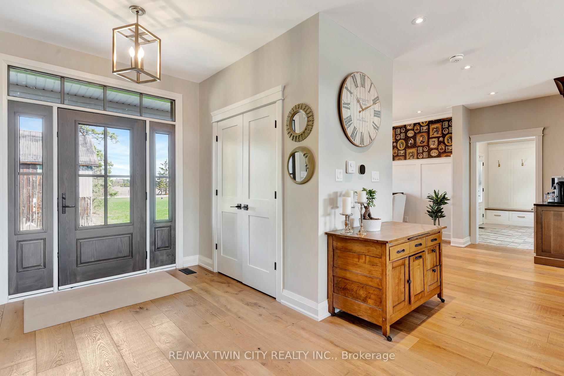 Photo 4 of 42 Parsonage Road, Hamilton, Rural Ancaster — HOMEH