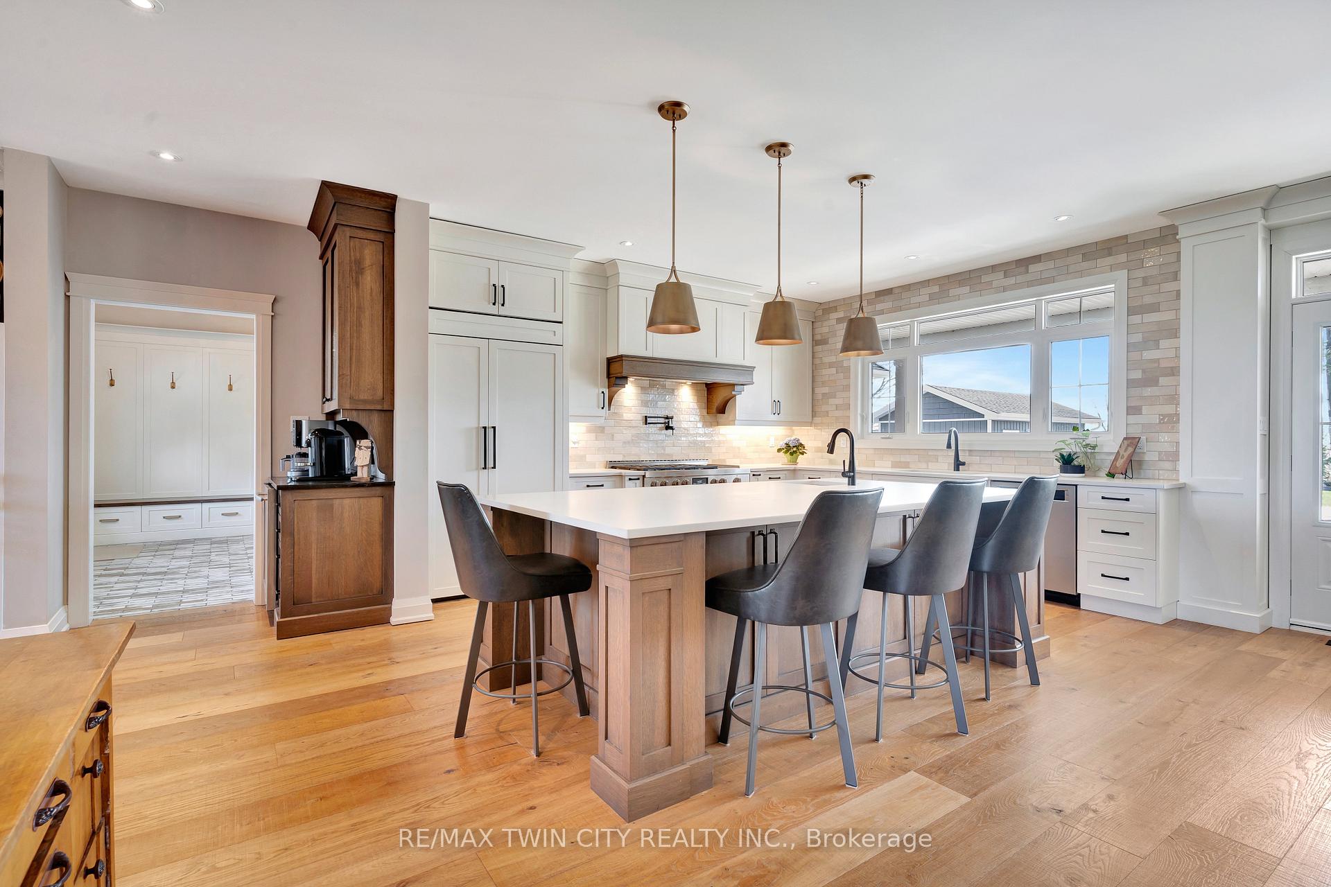 Photo 9 of 42 Parsonage Road, Hamilton, Rural Ancaster — HOMEH