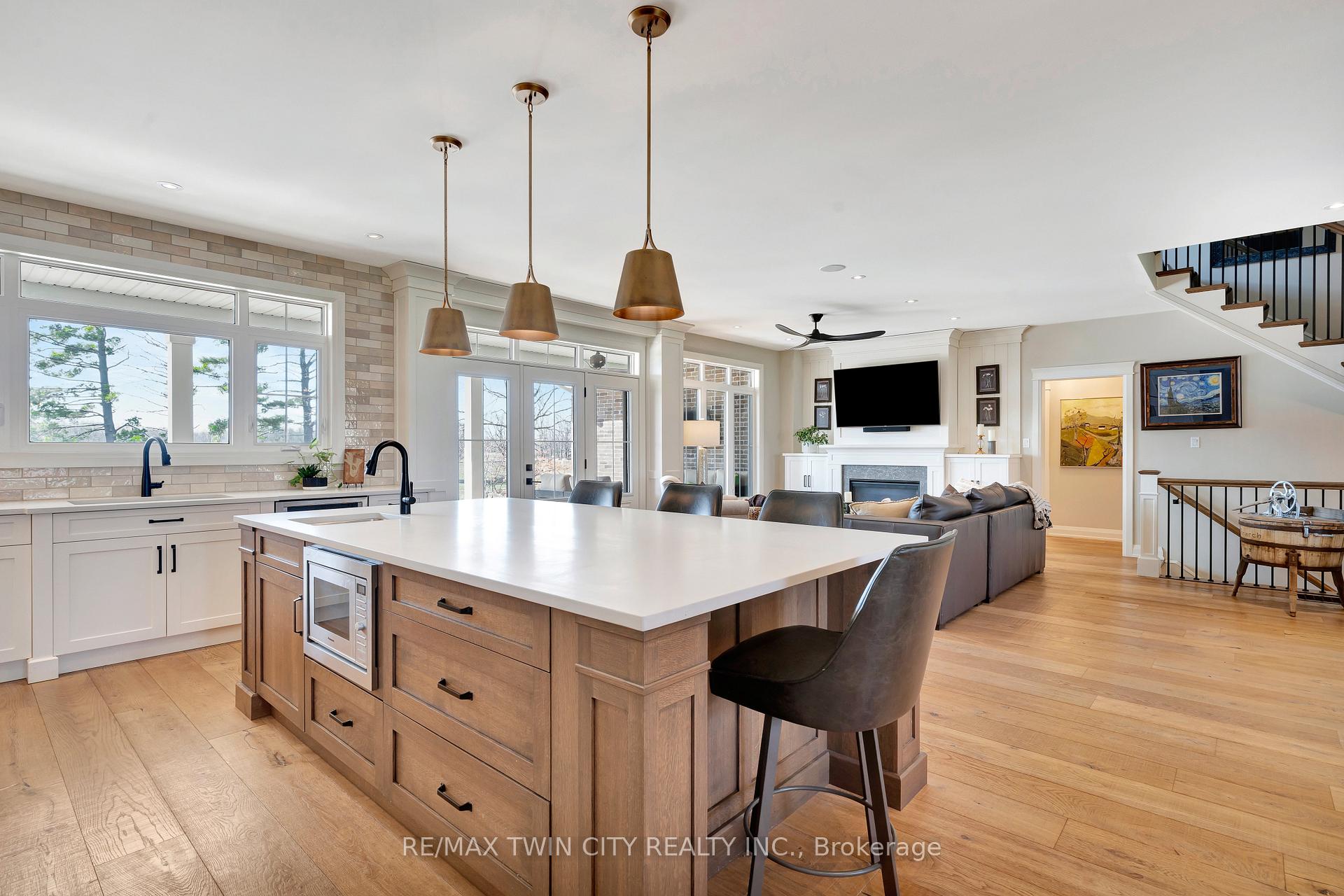 Photo 12 of 42 Parsonage Road, Hamilton, Rural Ancaster — HOMEH