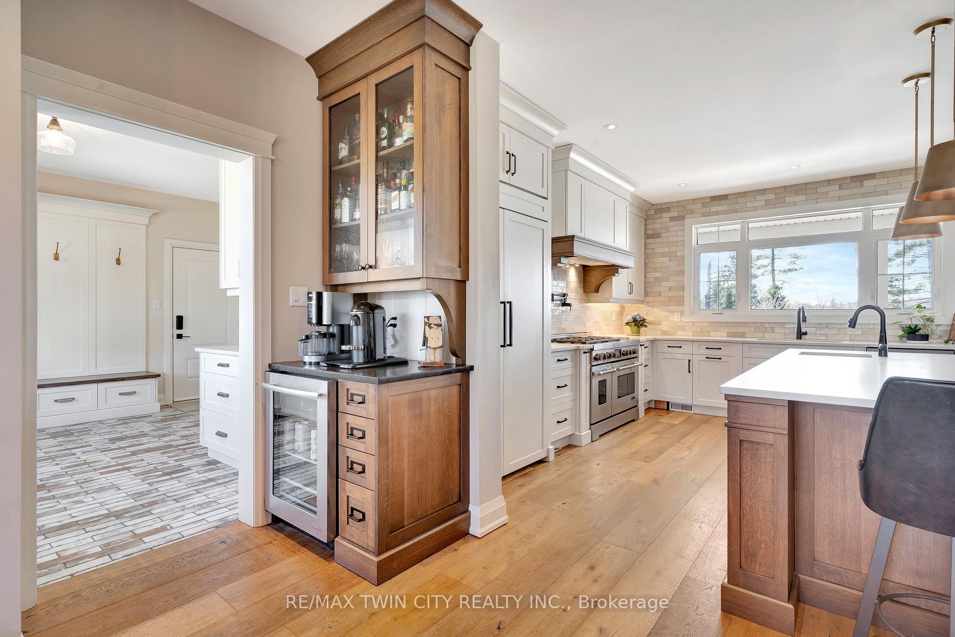 Photo 13 of 42 Parsonage Road, Hamilton, Rural Ancaster — HOMEH