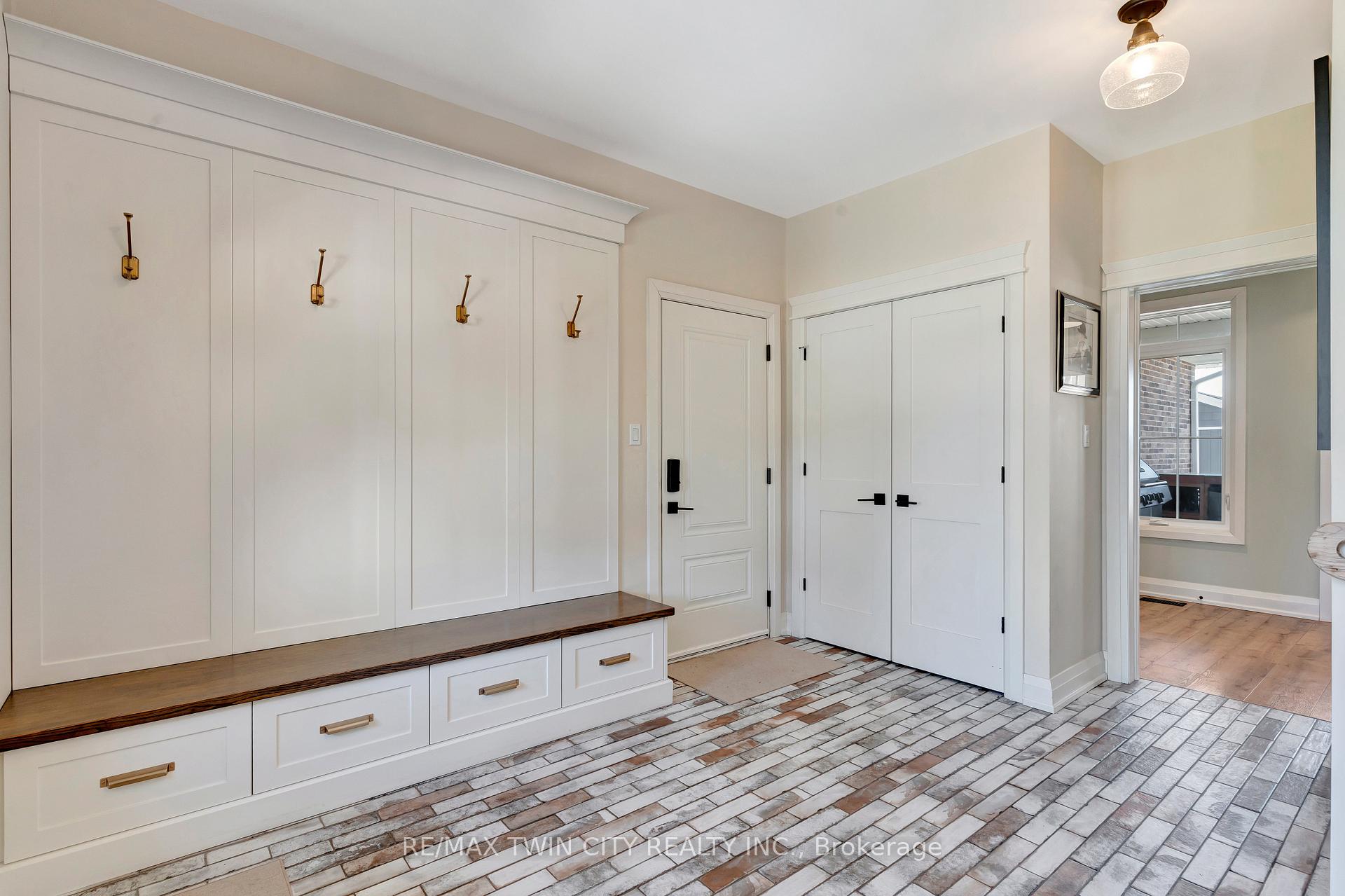 Photo 23 of 42 Parsonage Road, Hamilton, Rural Ancaster — HOMEH