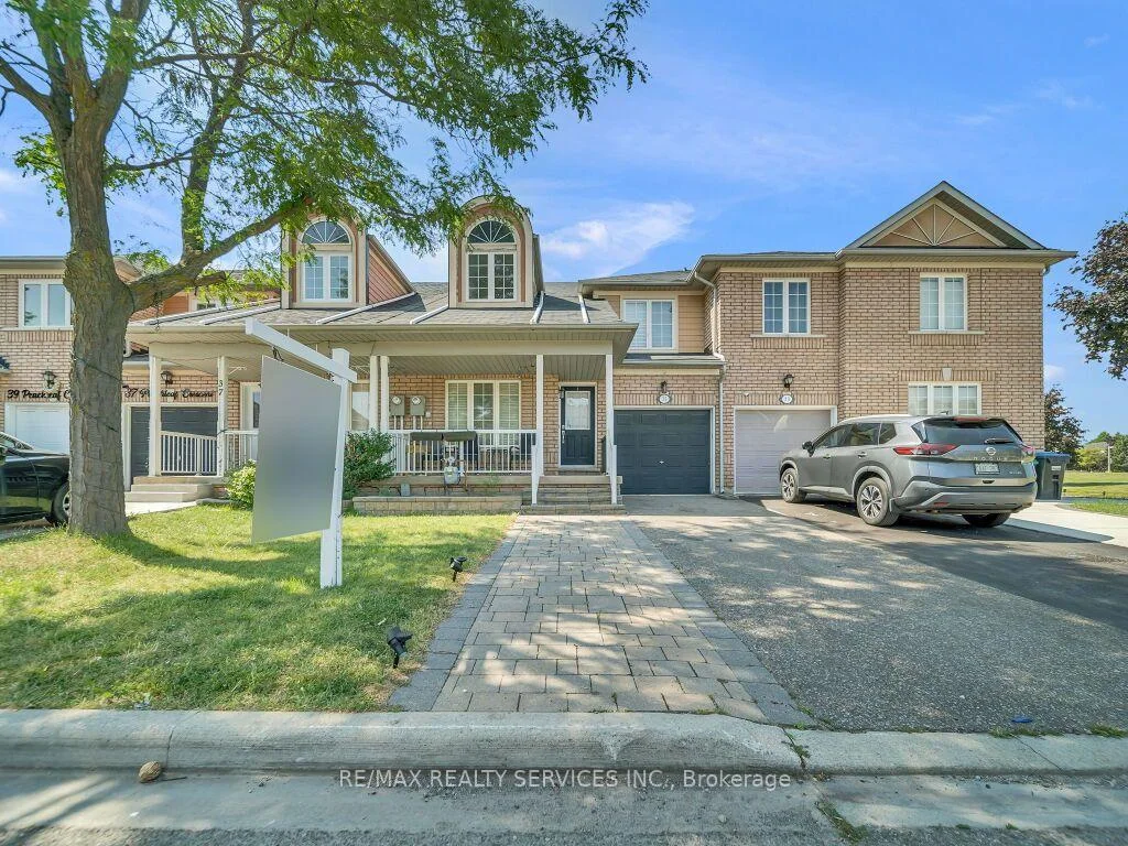 Photo 1 of 35 Peachleaf Crescent, Brampton, Fletcher's Meadow — HOMEH