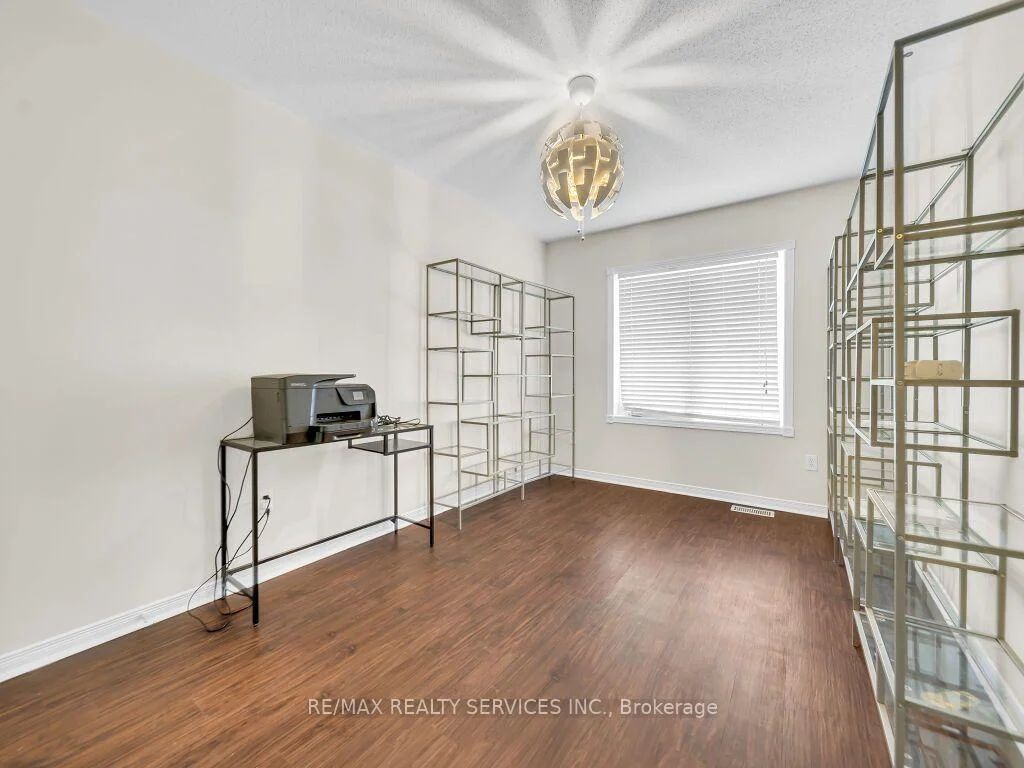 Photo 25 of 35 Peachleaf Crescent, Brampton, Fletcher's Meadow — HOMEH