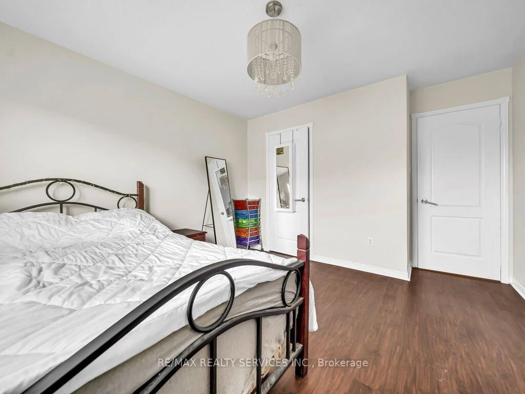 Photo 28 of 35 Peachleaf Crescent, Brampton, Fletcher's Meadow — HOMEH