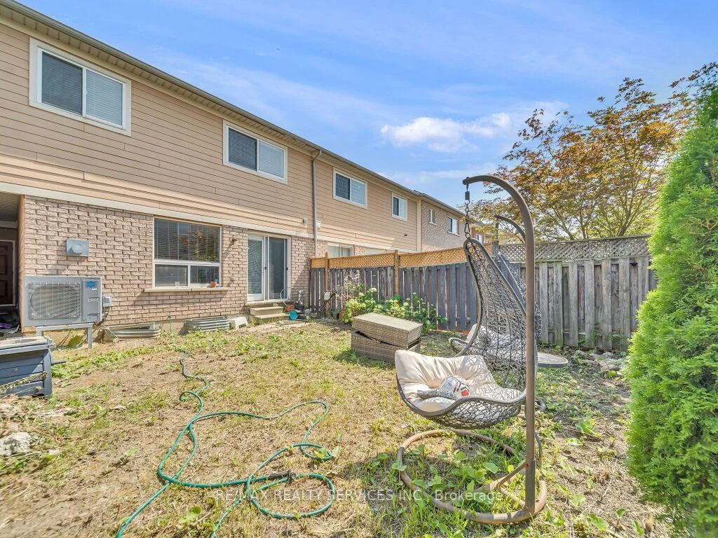 Photo 30 of 35 Peachleaf Crescent, Brampton, Fletcher's Meadow — HOMEH