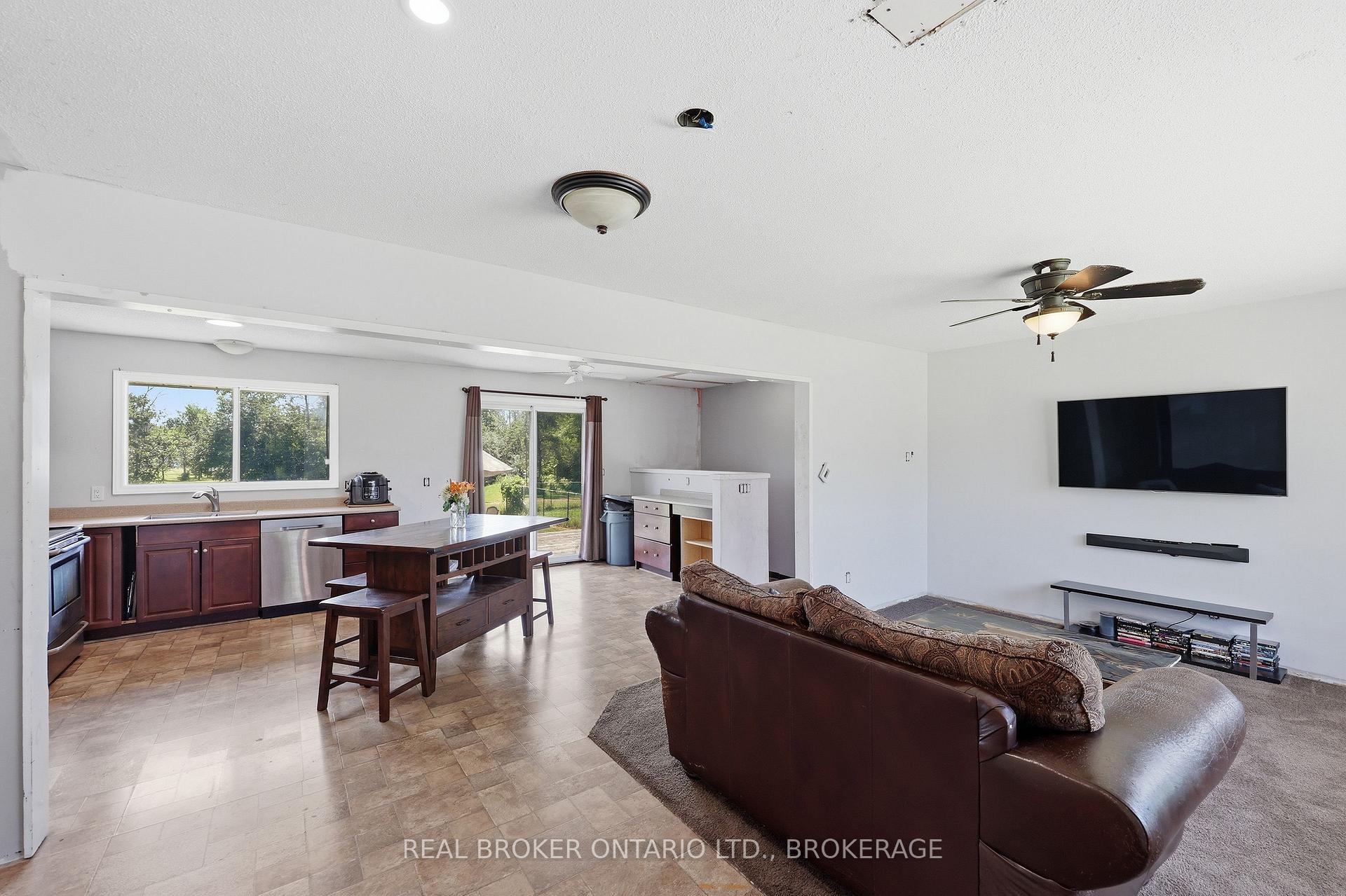 Photo 10 of 1013 River Road, Frontenac, Frontenac South — HOMEH
