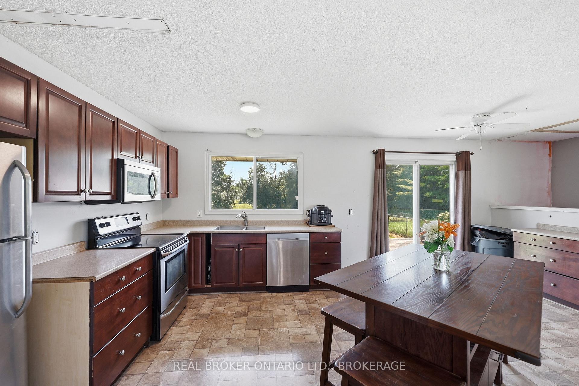 Photo 11 of 1013 River Road, Frontenac, Frontenac South — HOMEH