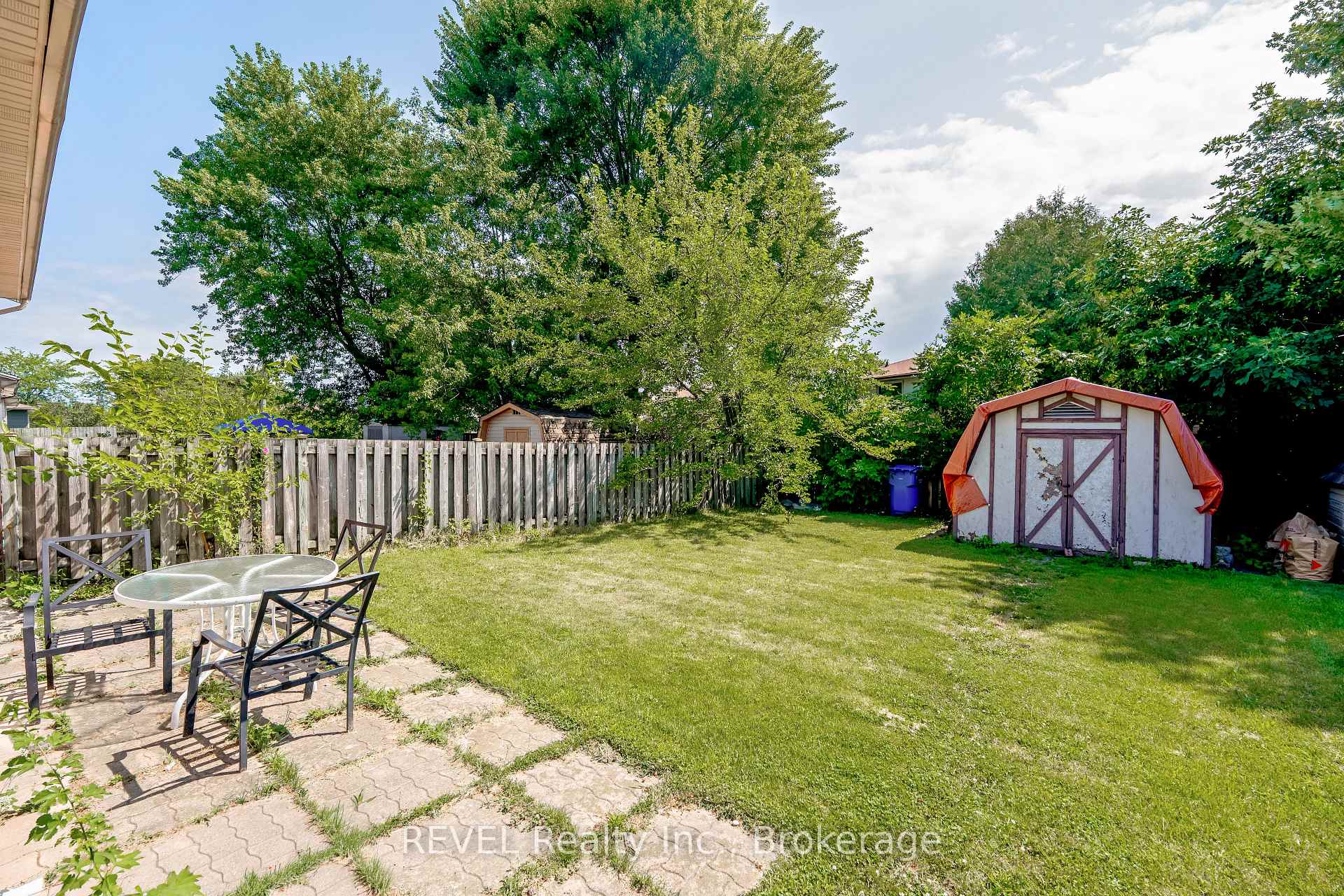 Photo 21 of 552 First Avenue, Welland, N. Welland — HOMEH